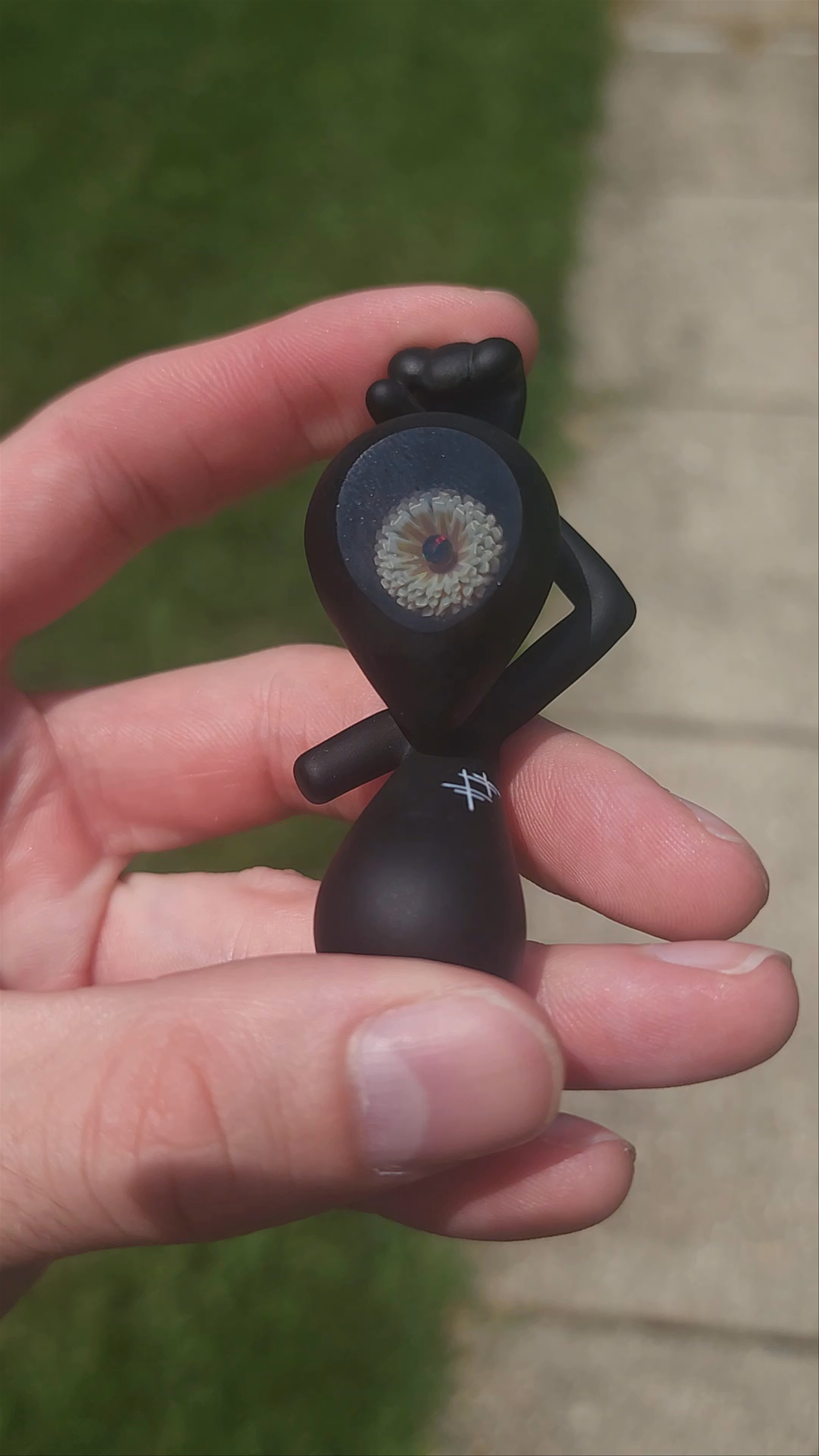 Preview pic of Yunk carver pendy