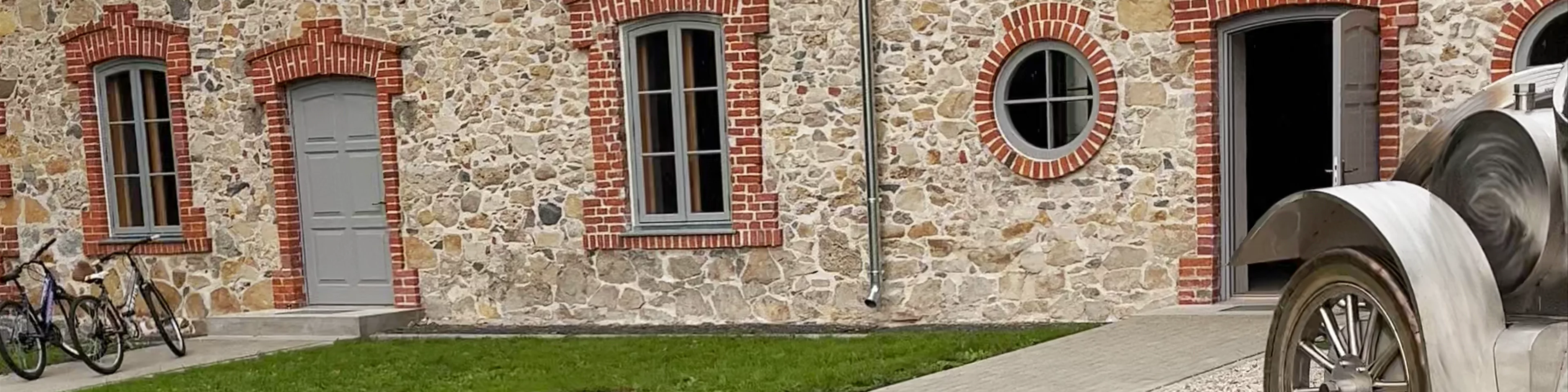 Vides objekts 20.gs. sporta automašīna