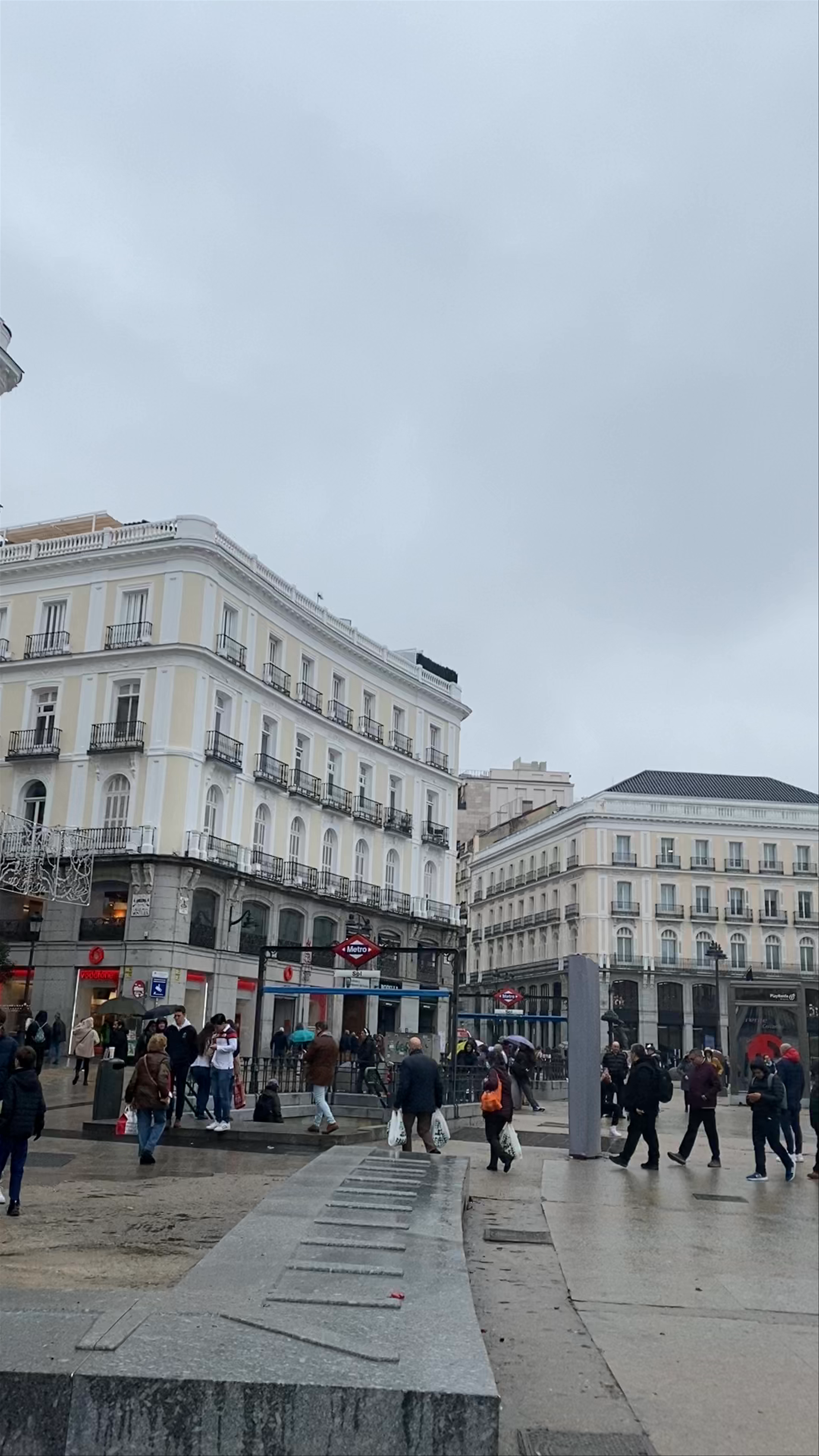 Reloj de la Puerta del Sol: Historic Urban Pulse in Madrid