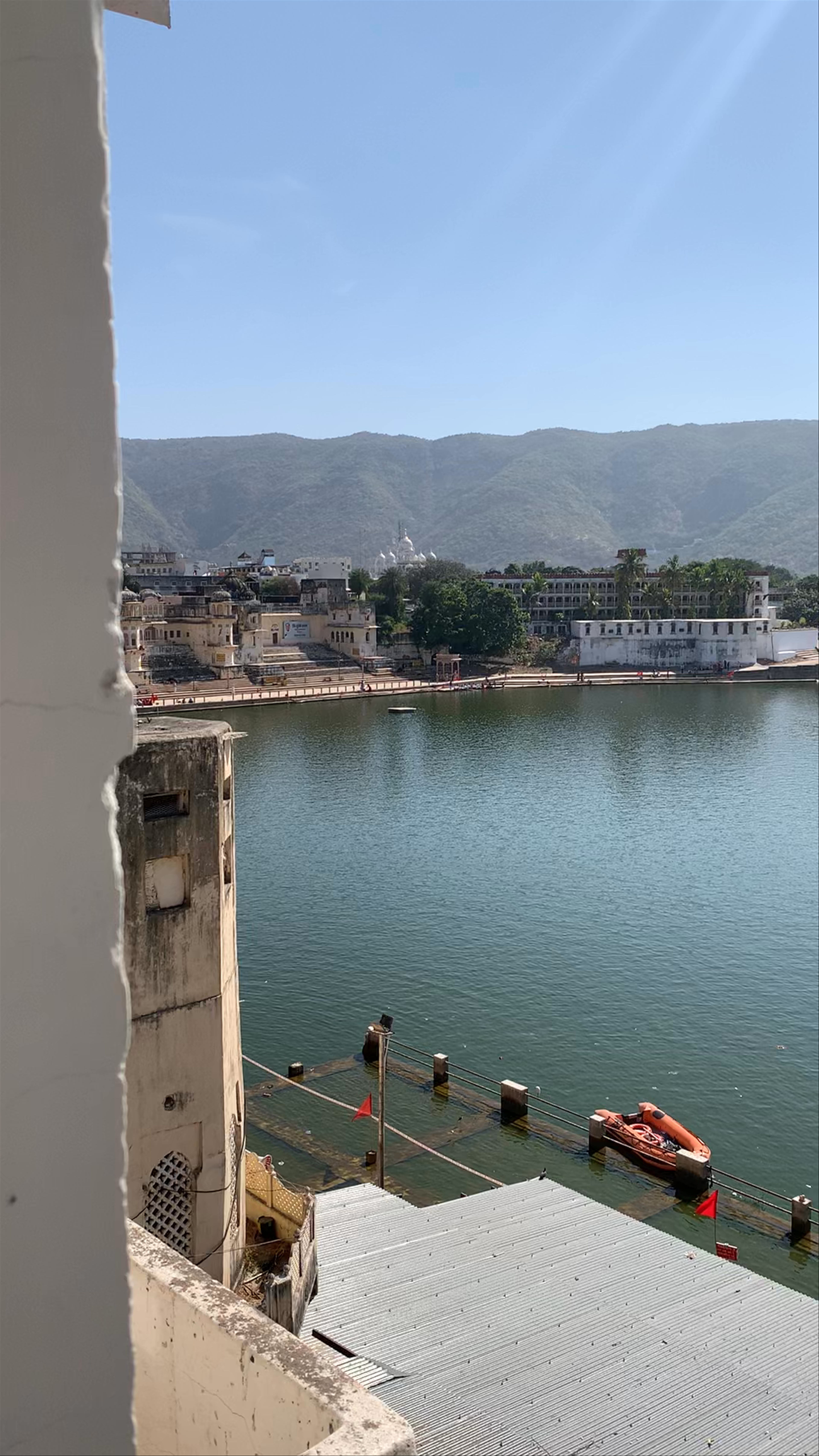 Cafe Lake View – Best Pizza and Multicuisine Restaurant | Top Coffee Cafe in Pushkar