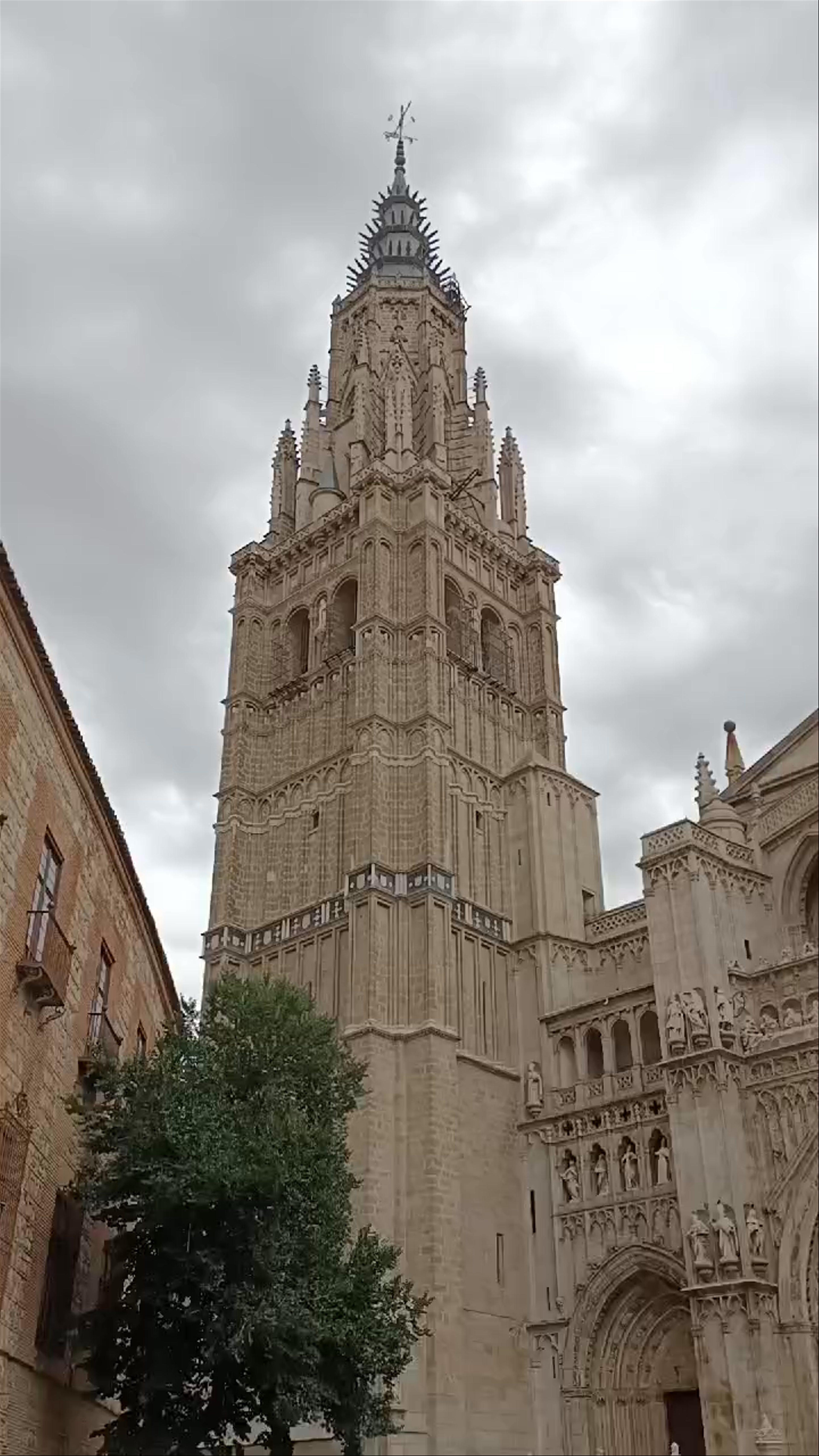 Catedral de Toledo: Majestic Gothic Architecture in Spain