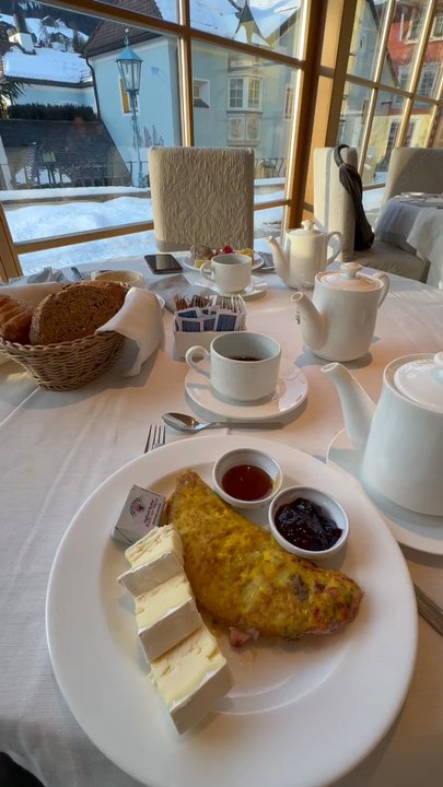 Adler Dolomiti - Breakfast & the view - Hotels Near Me - Ortisei, BZ