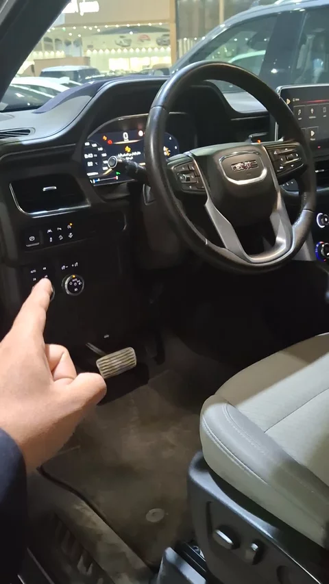 جي ام سي يوكن SLE 2023