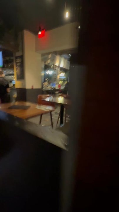 Earls Kitchen + Bar - Walkthrough - Canadian (New) Near Me - Toronto, Ontario
