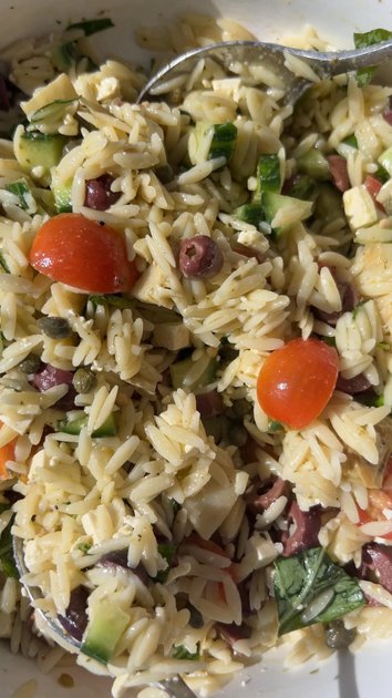 Mediterranean Orzo Pasta Salad | alicelovesbreakfast