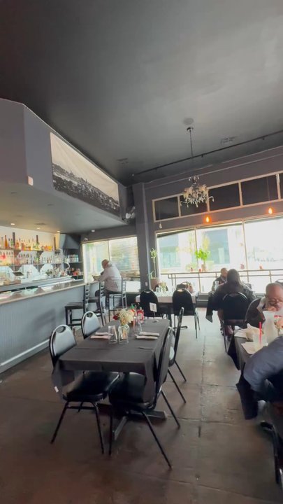 Au Lounge - The inside of the restaurant - Lounges Near Me - Oakland, California
