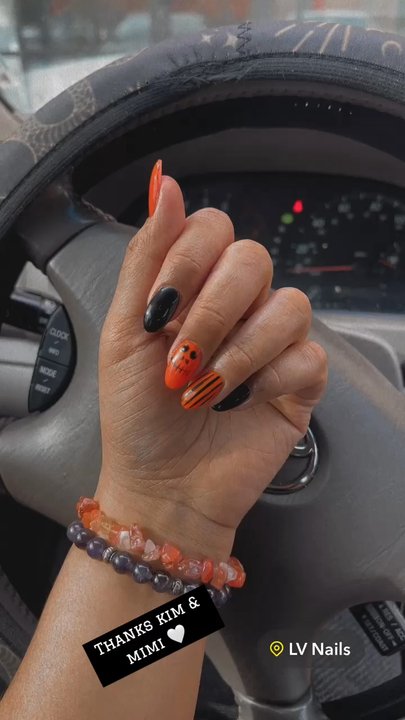 LV Nails - Fresh Solar Set with shellac.  Halloween Decor, $67 - Nail Salons Near Me - Gresham, Oregon