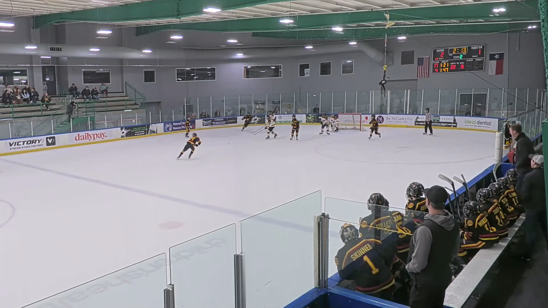 MacHenry Mustac: Glove Save on 3v5 PK for Dallas Penguins