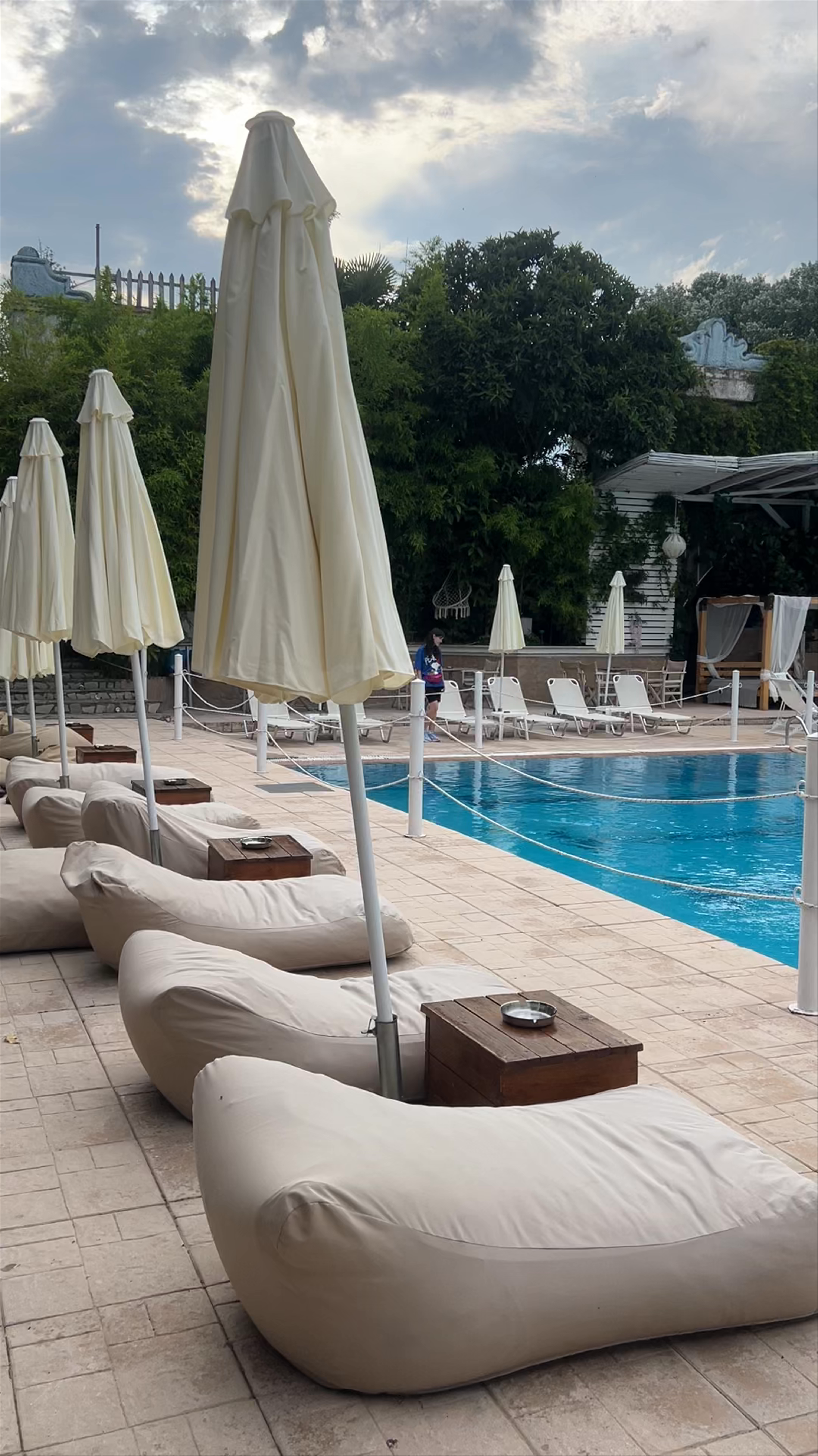 Arena Pool Bar