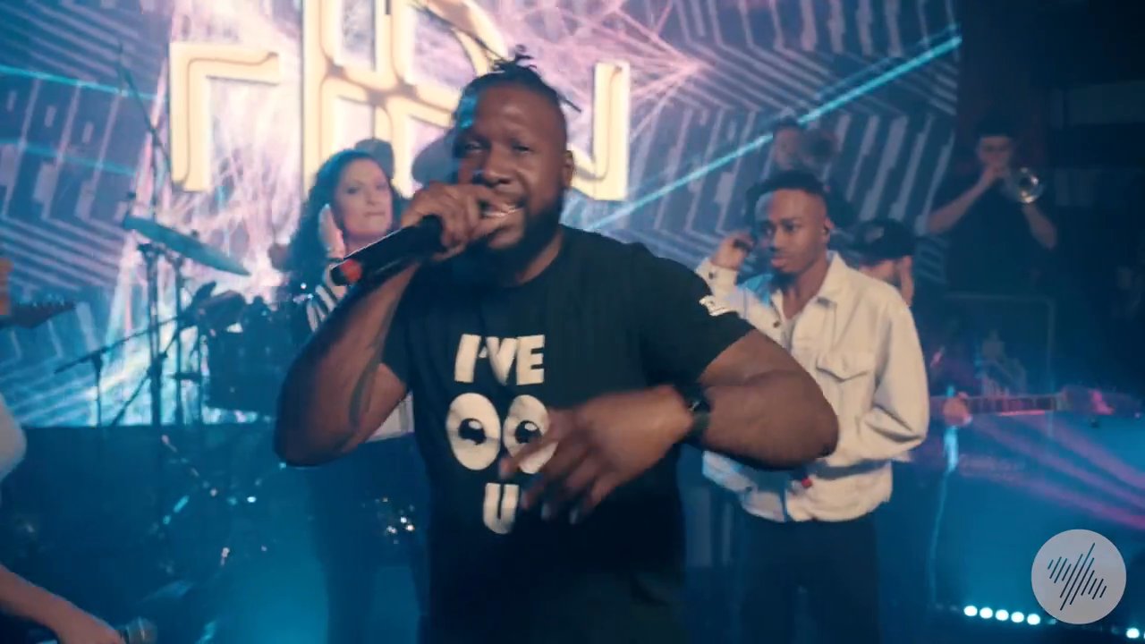 Luna Showband - Garage Medley (Part 1) - video