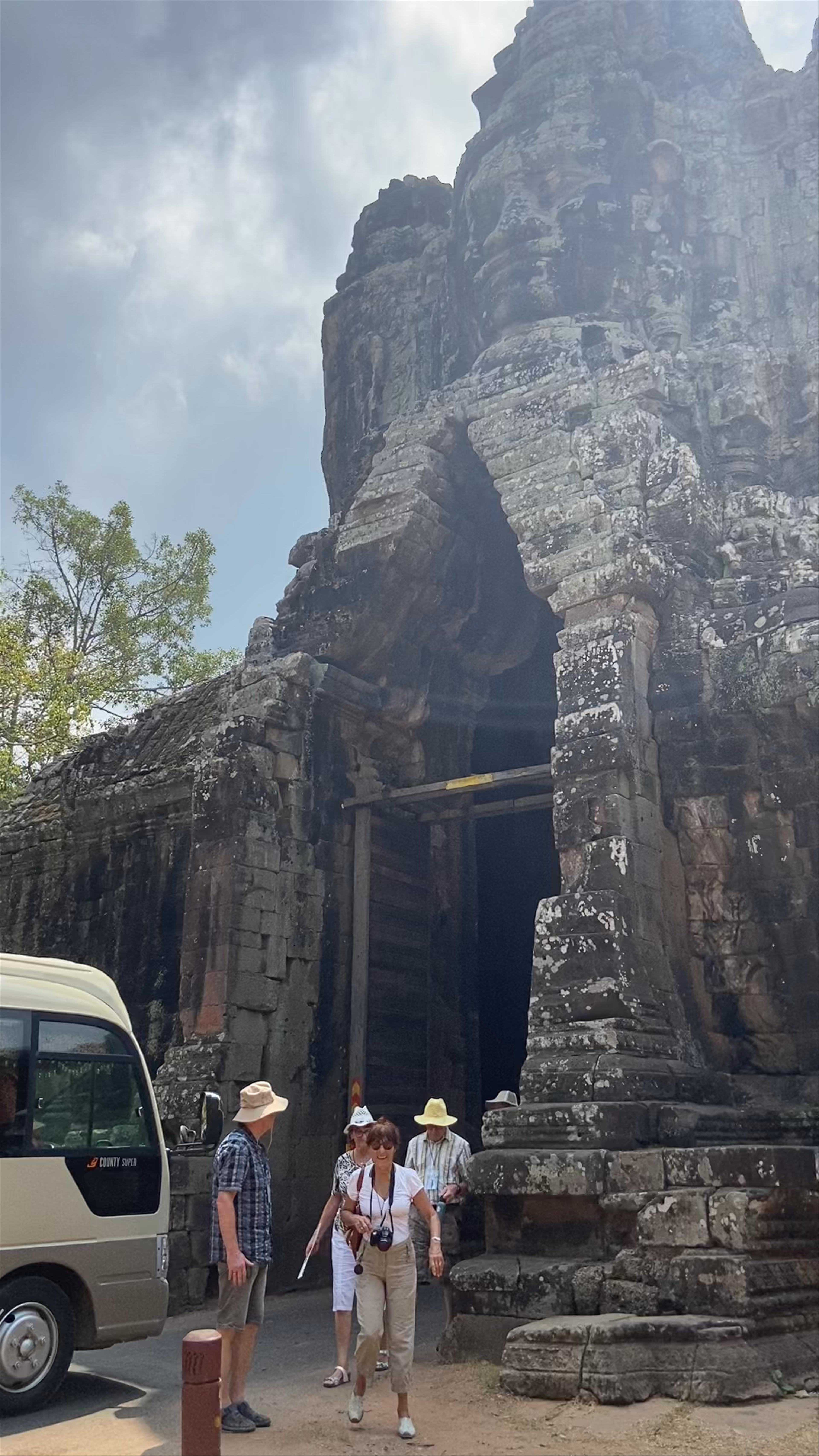 Tonle Om Gate (Southern Gate)