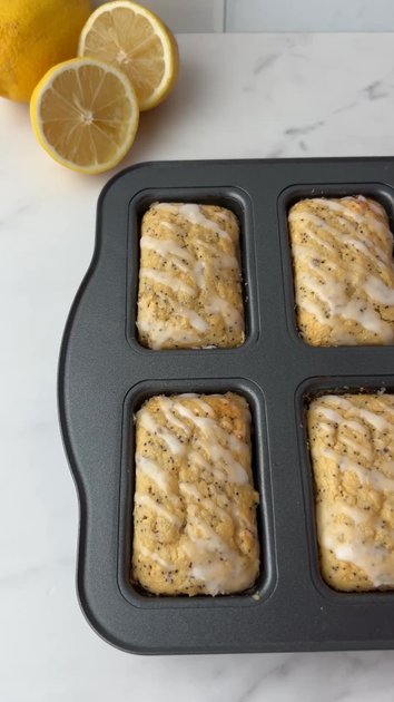 Lemon and Poppyseed Protein Breakfast Slices | alicelovesbreakfast