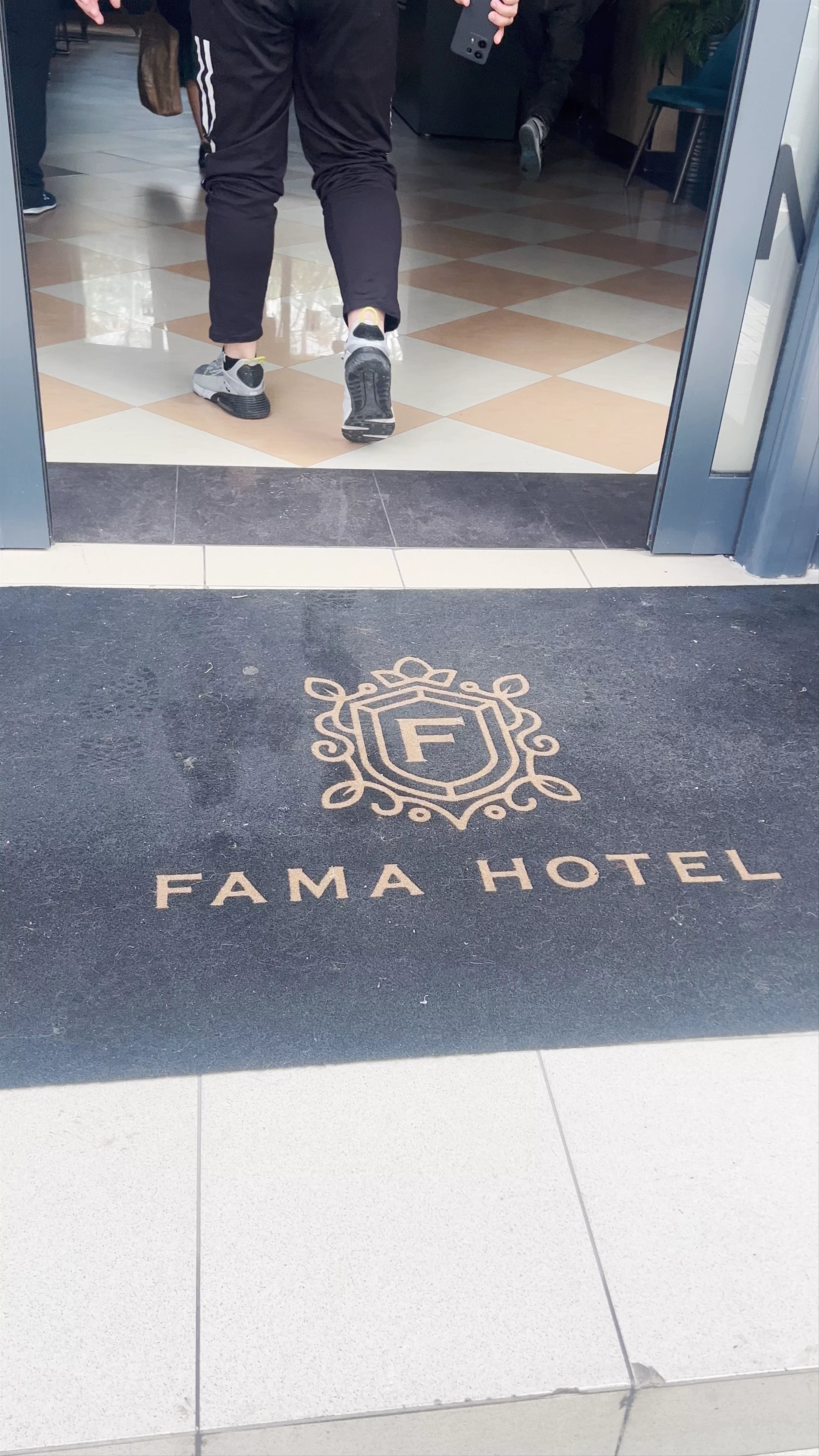Hotel „Fama“, Boulevard Krste Petkov Misirkov, Skopje, North Macedonia