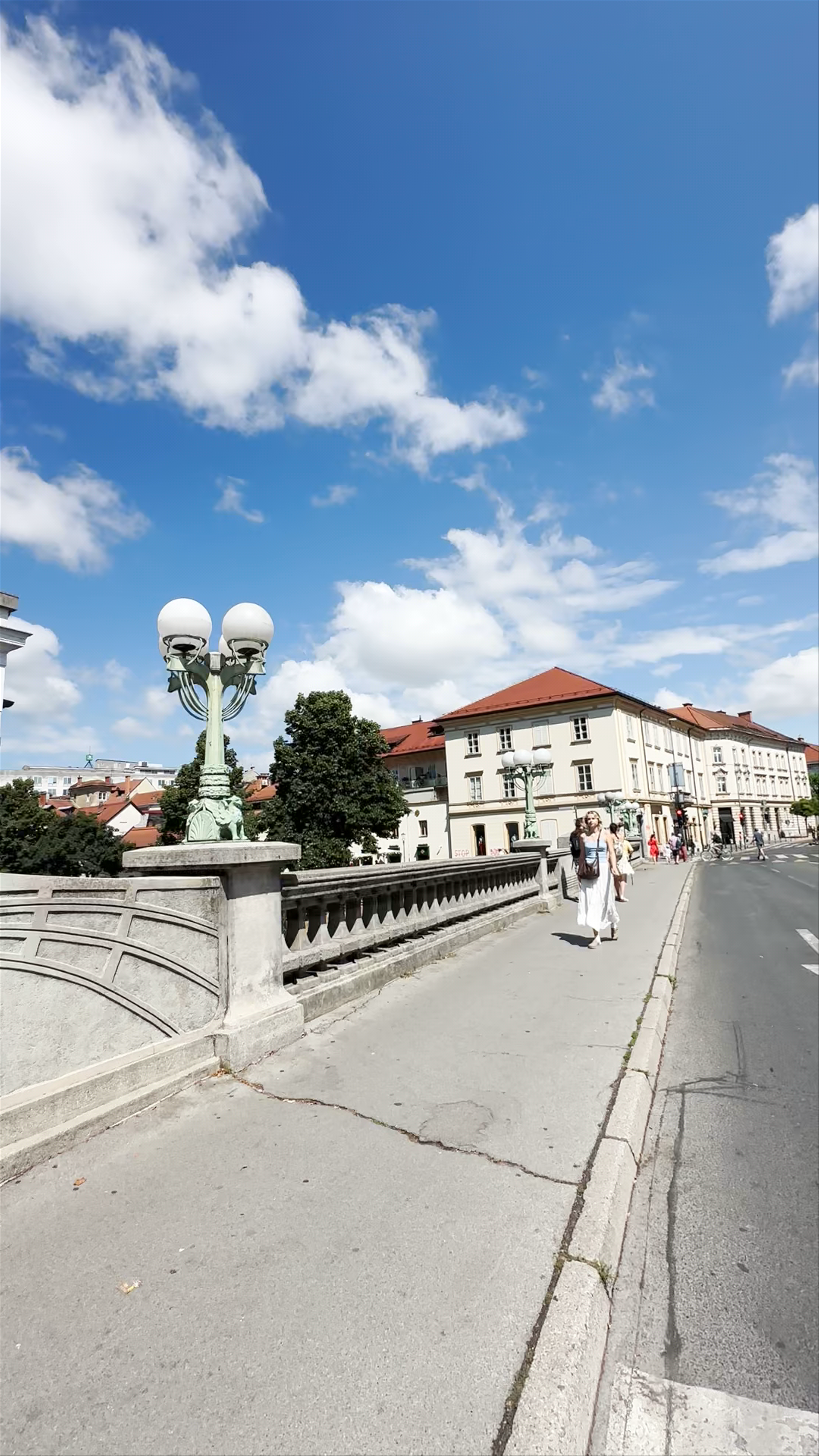 Puente de los Dragones: Iconic Dragon Bridge in Ljubljana