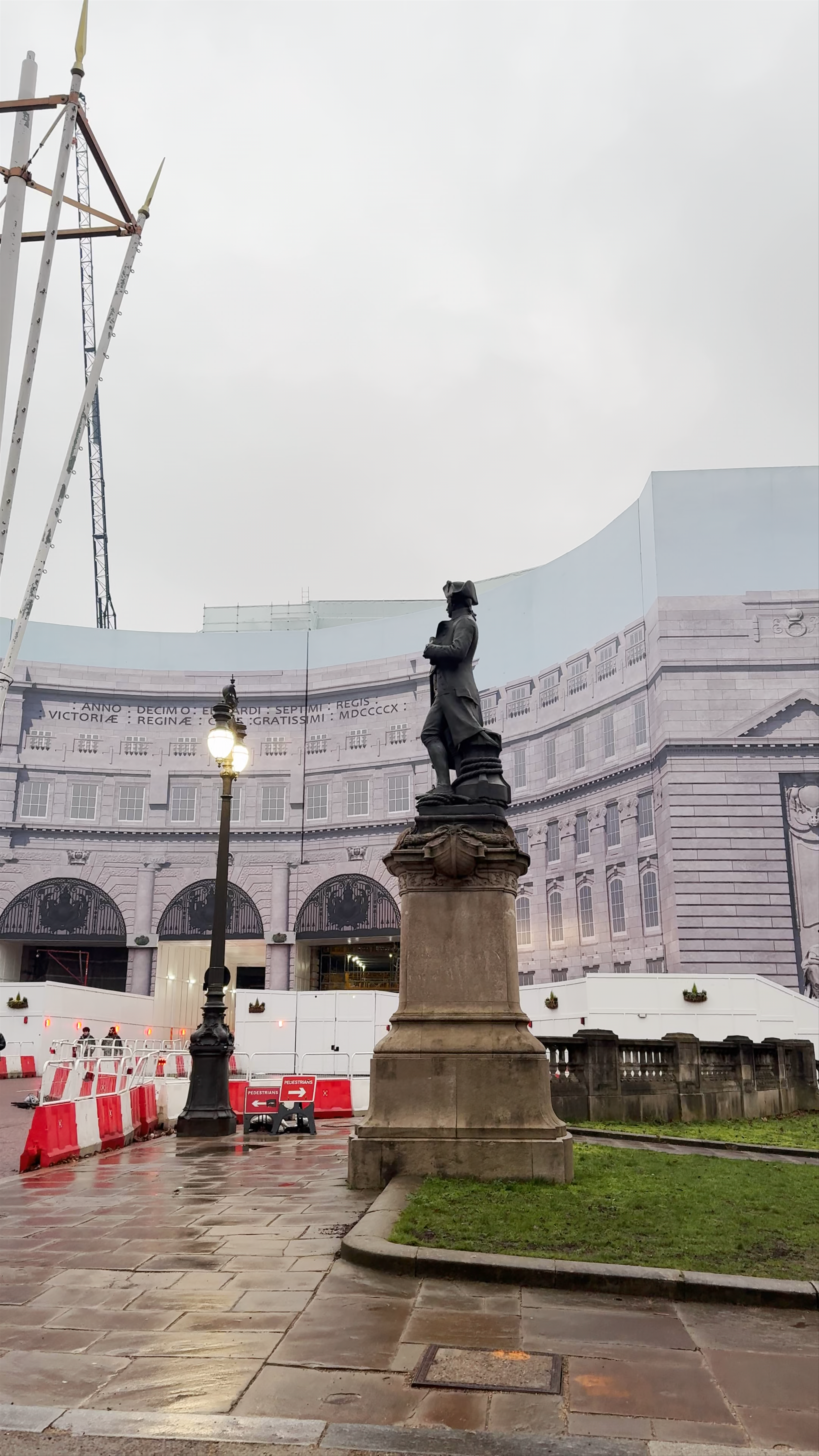 Admiralty Arch & The Mall Experience in London