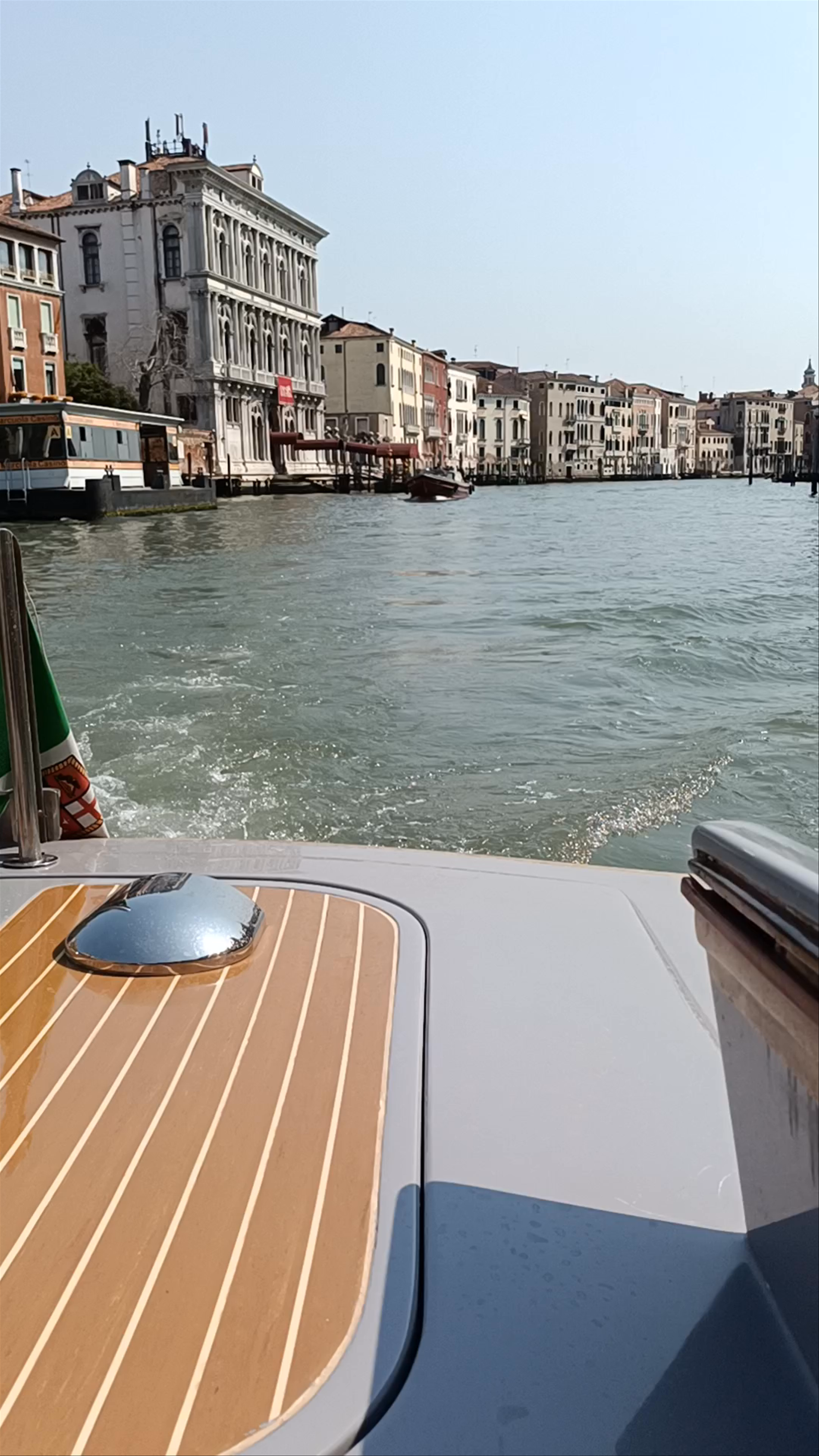 Canal Grande: A Stunning Boat Ride Through Venice's Historic Waterways