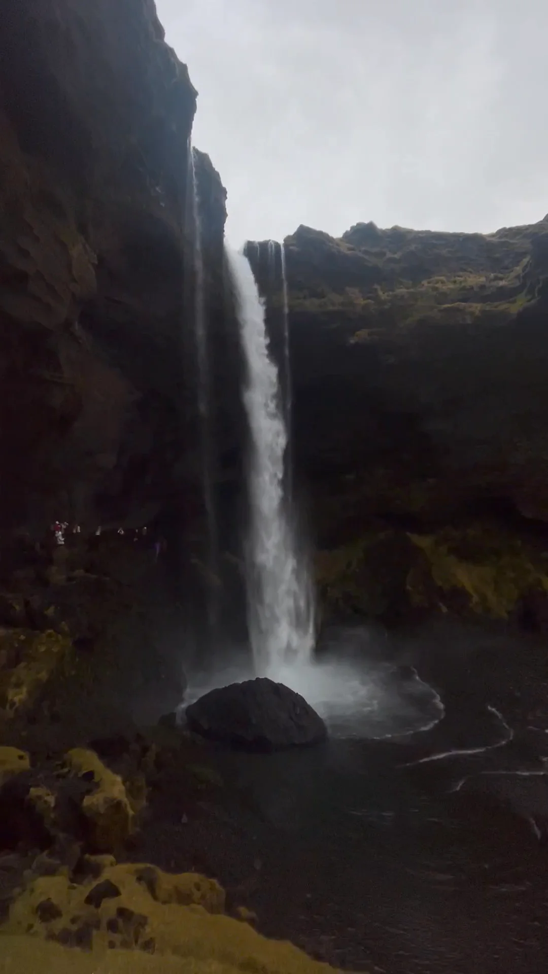 Video 1 · Neus · Islandia: a la caza de auroras boreales entre géiseres y glaciares