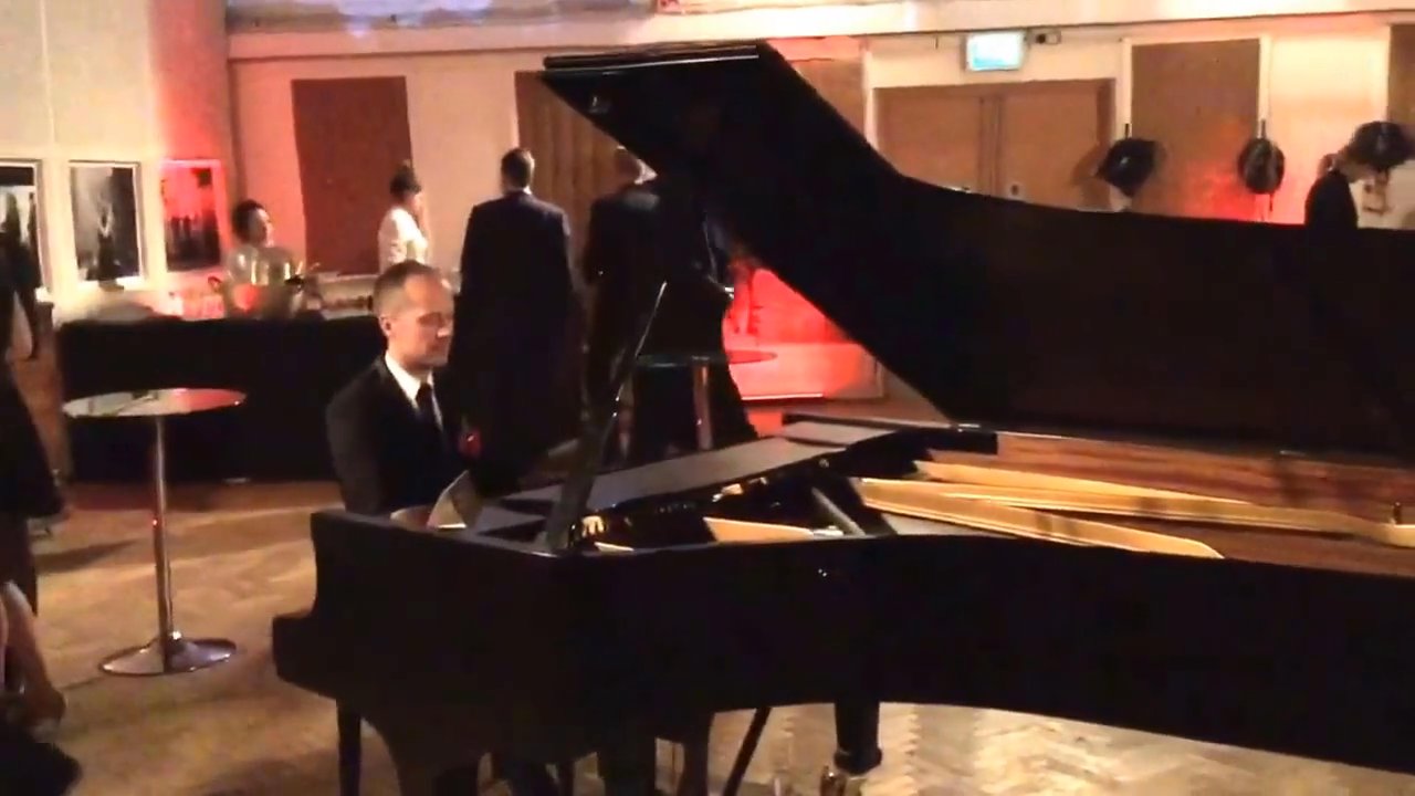 Danny Arthur @ Abbey Road Studios - video 4
