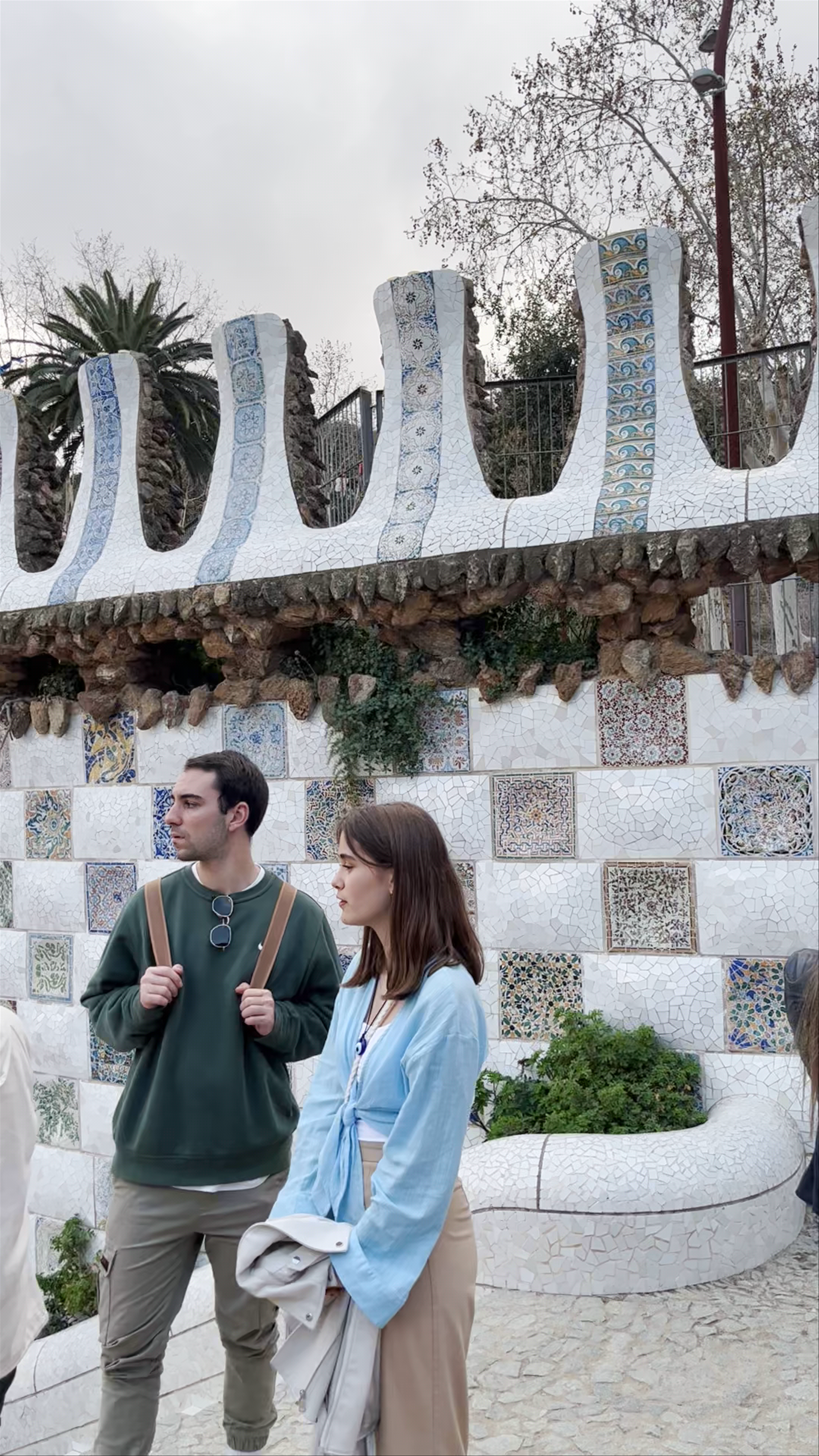 La Escalinata del Dragón: Gaudí’s Mosaic Magic in Barcelona