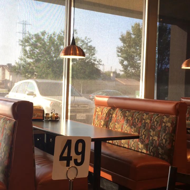 Round Table Pizza - Pizza Near Me - Bakersfield, California