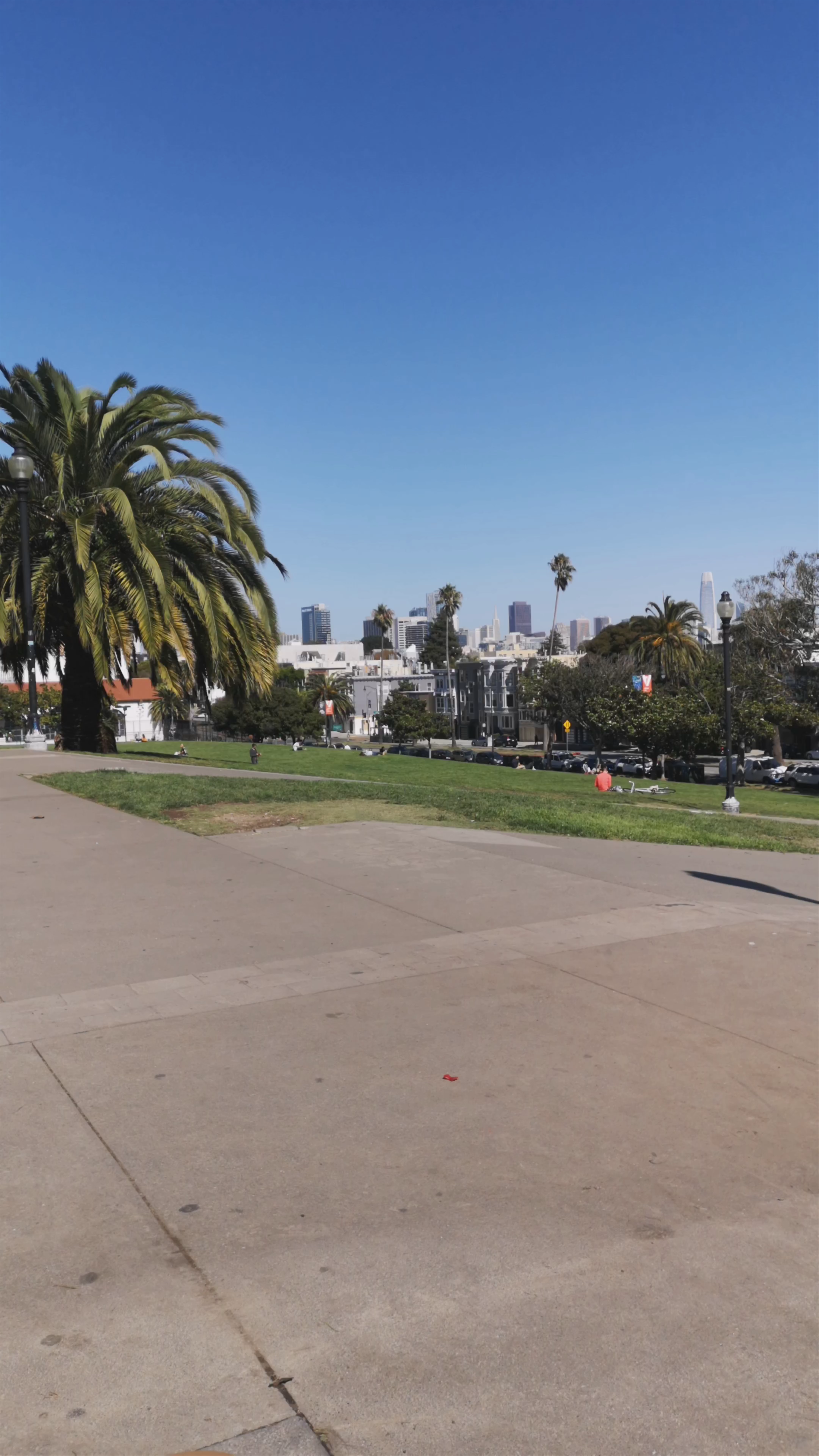 Mission Dolores Park: Sunny Urban Escape in San Francisco