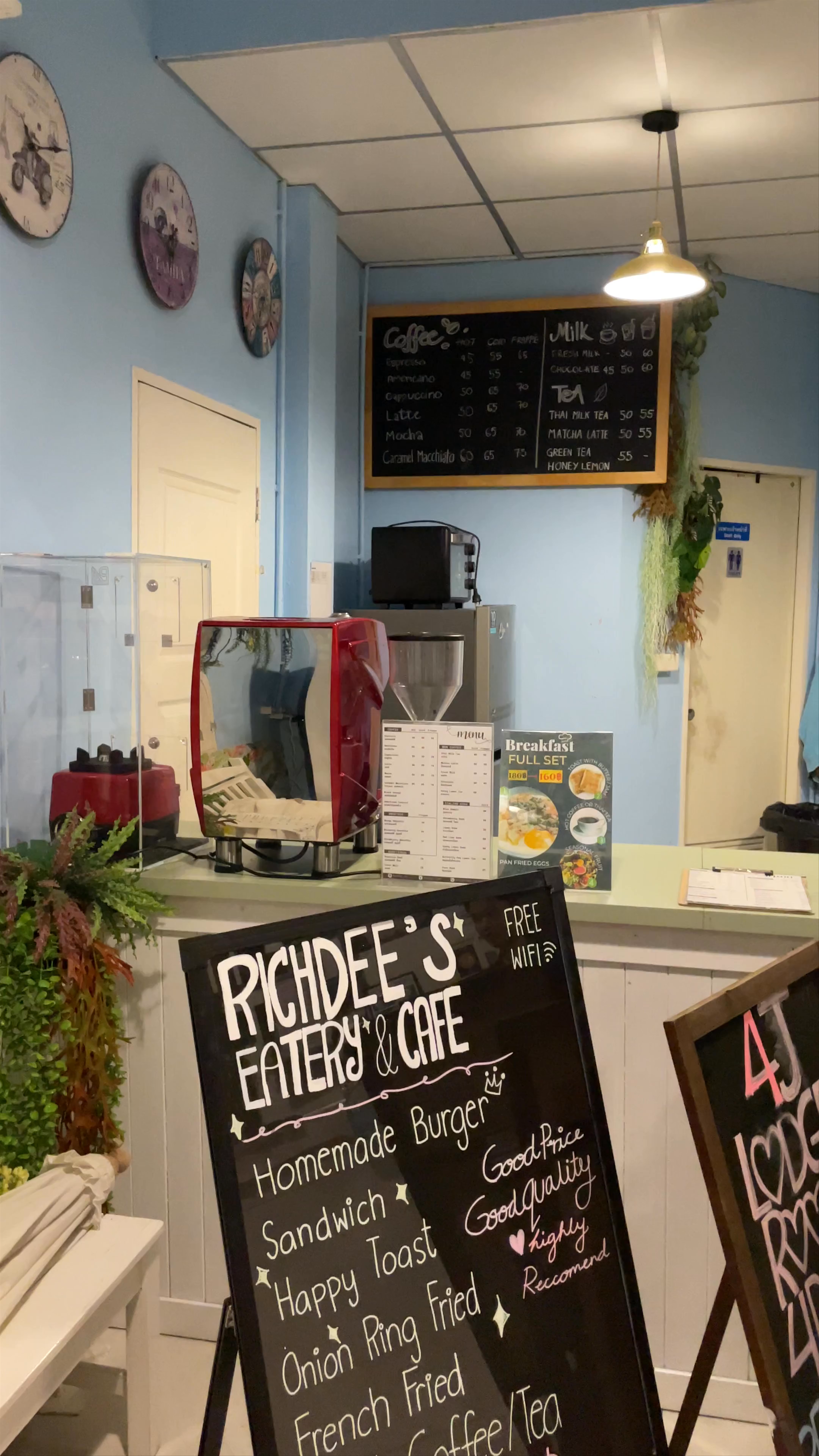 Richdee's Eatery and Cafe