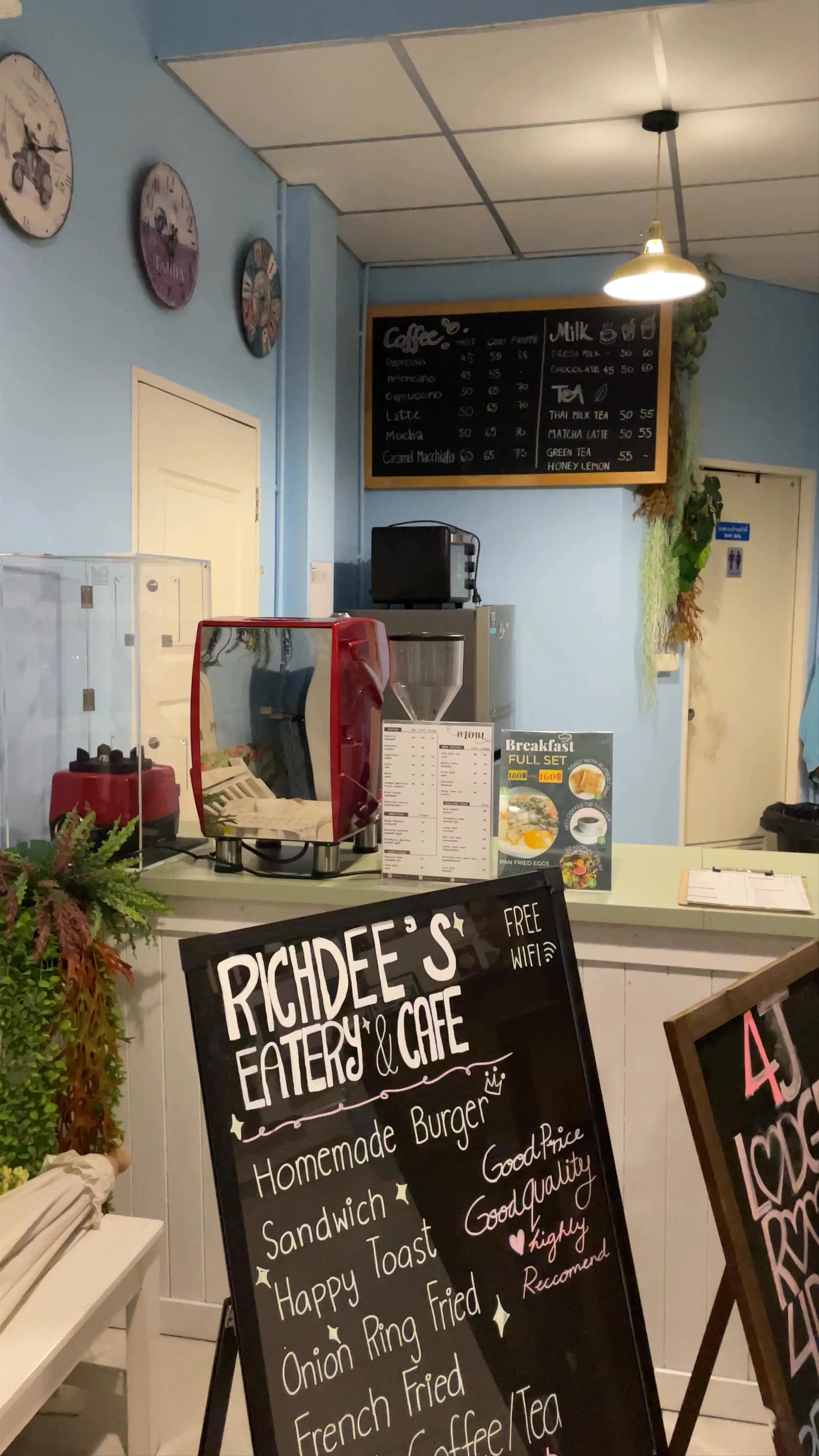 Richdee's Eatery and Cafe