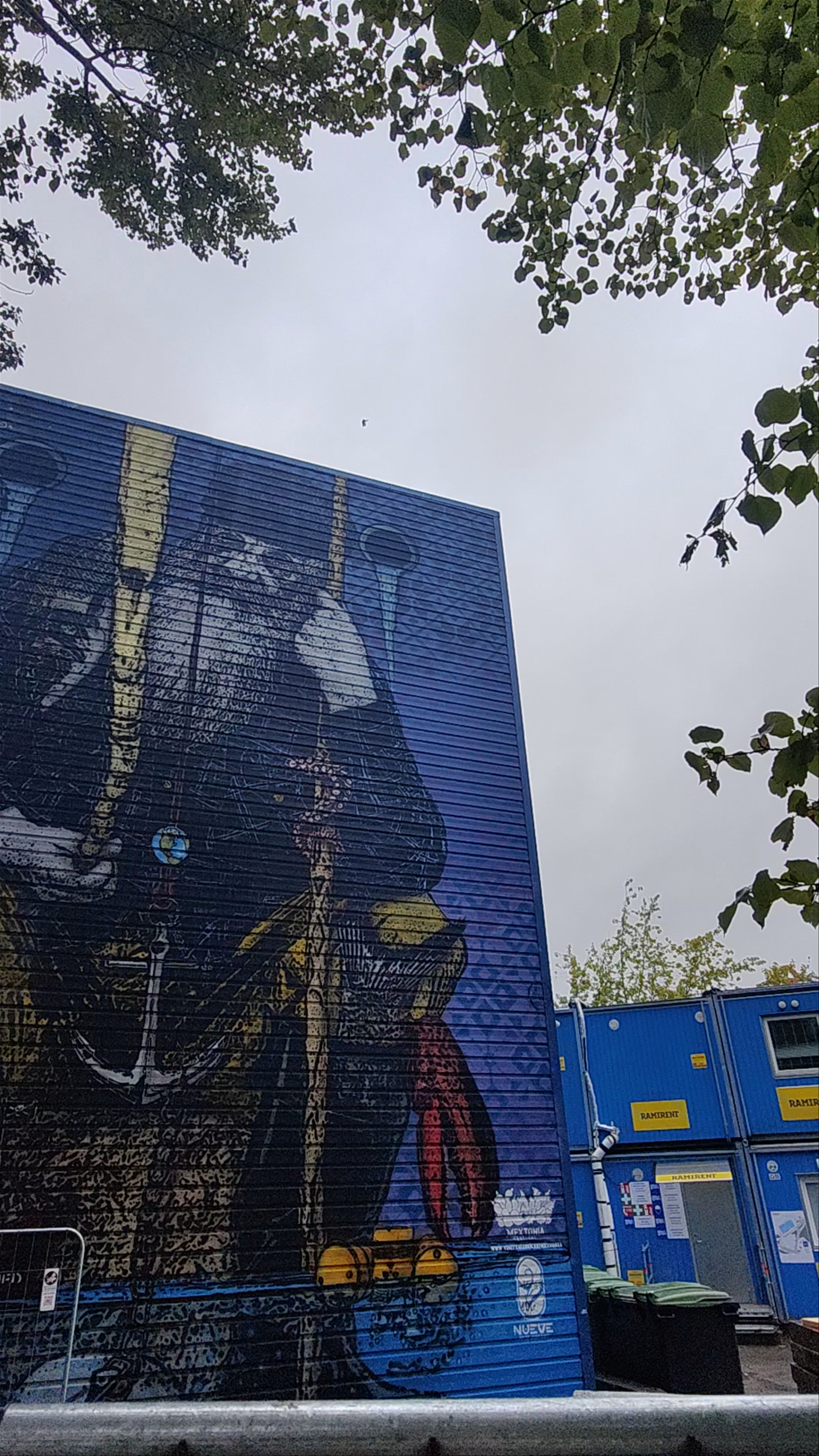 Street art "Vana merekaru"