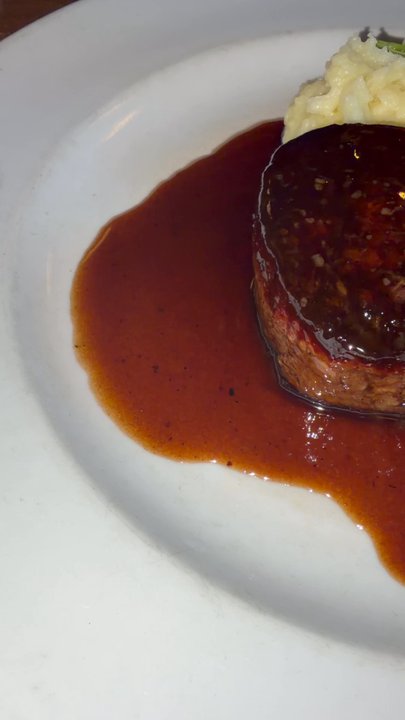 Saloon Restaurant - Petite Filet - Italian Near Me - Philadelphia, Pennsylvania