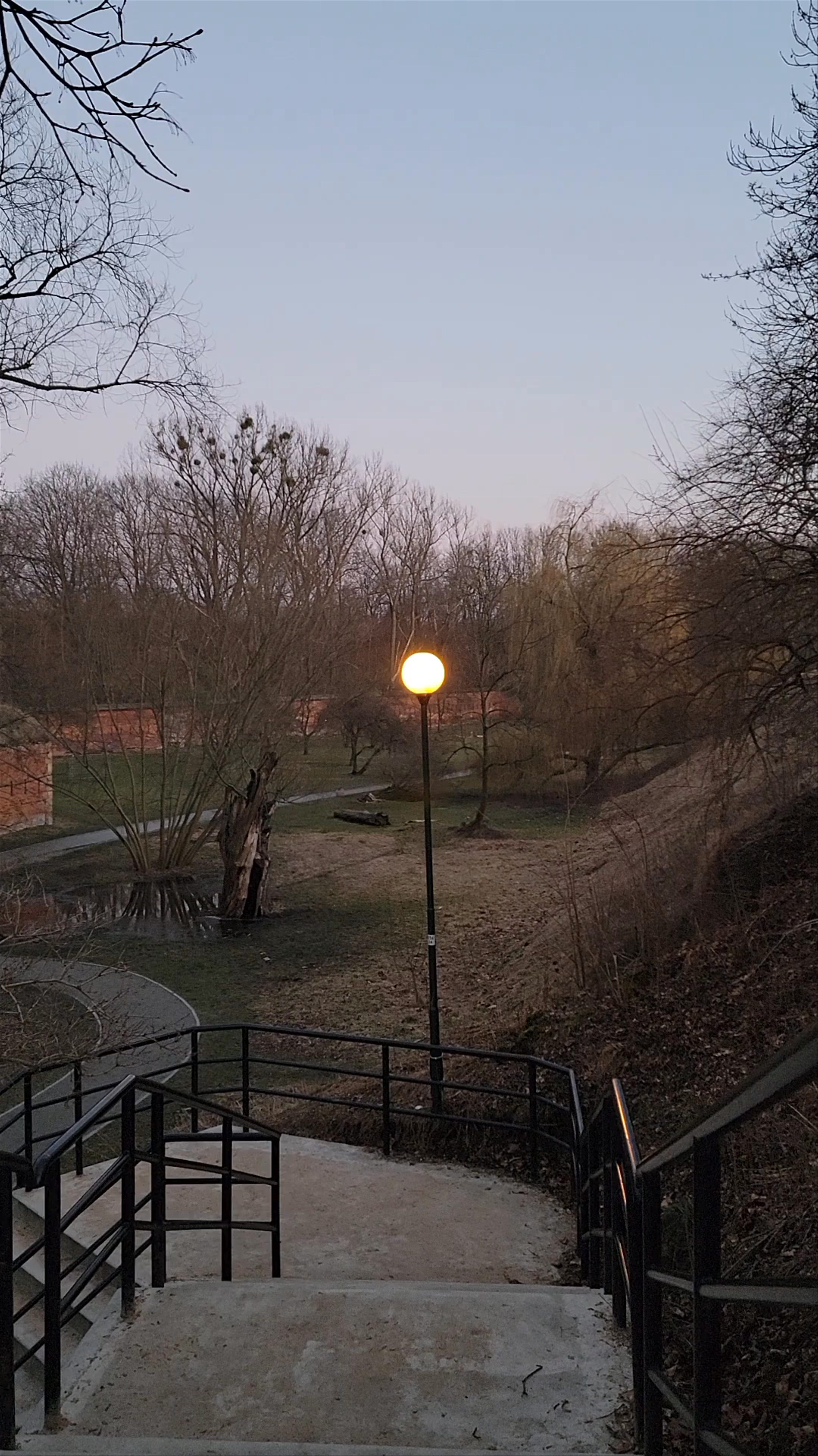 Twilight Walk Through Park Fosa i Stoki Cytadeli in Warsaw