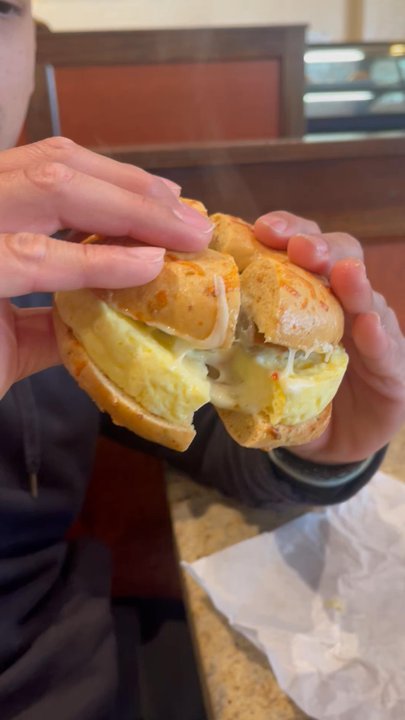 Bagel Street Cafe - Egg which deluxe on jalapeño cheddar with pepper jack - Coffee & Tea Near Me - Alameda, California