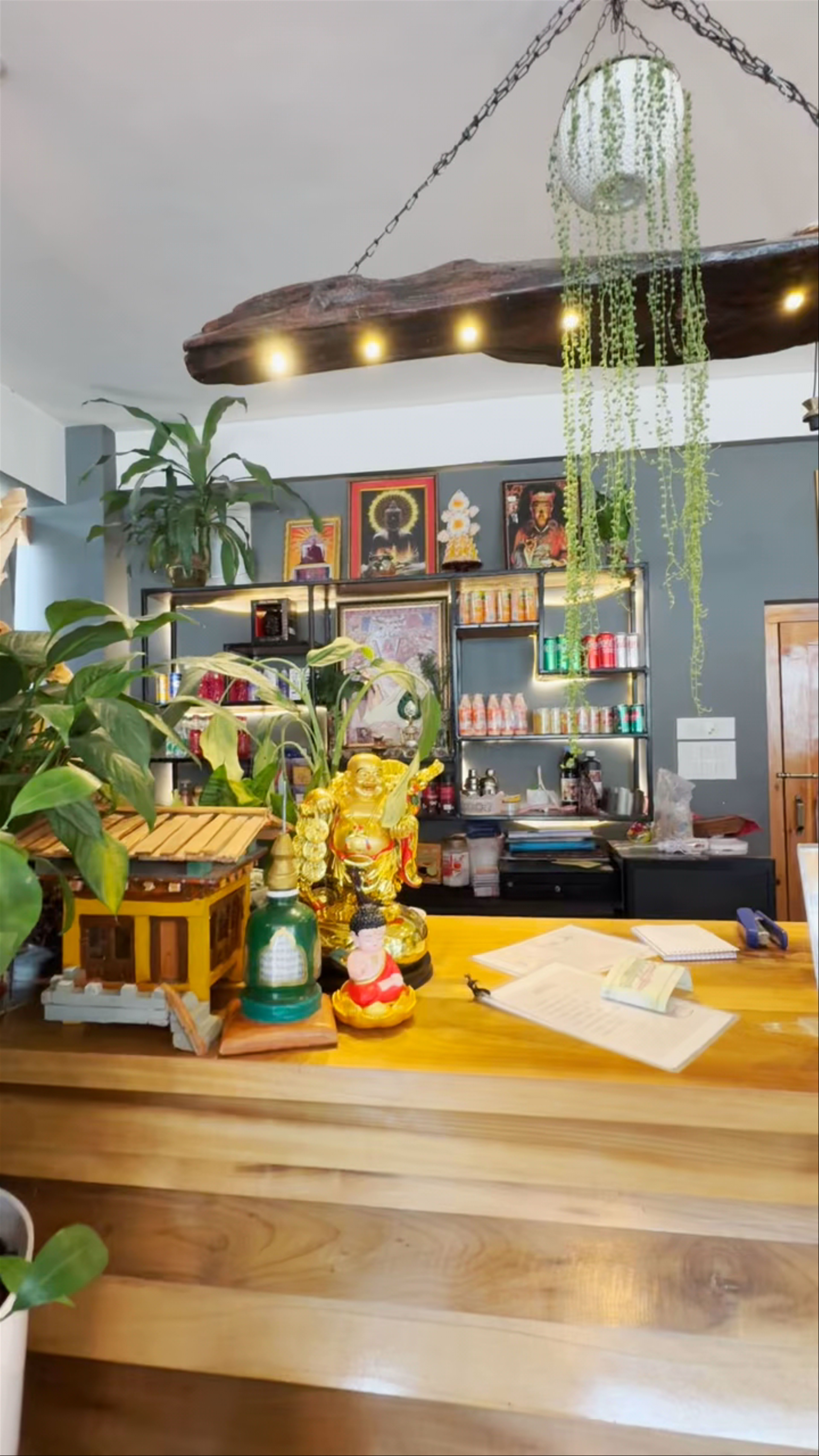 Lhagay Cafe and Bistro