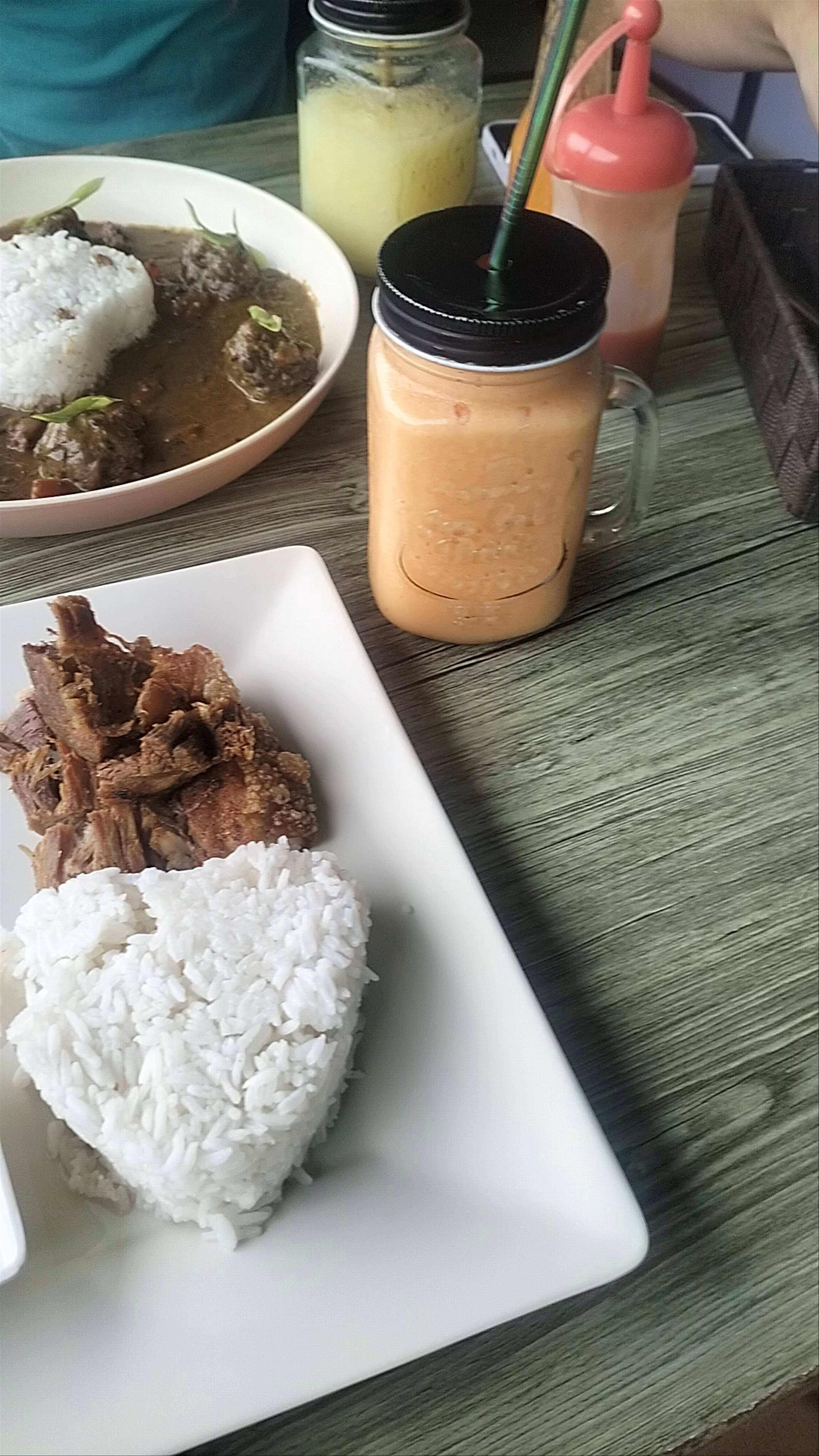 Twenty4 Cafe and Burger Bar