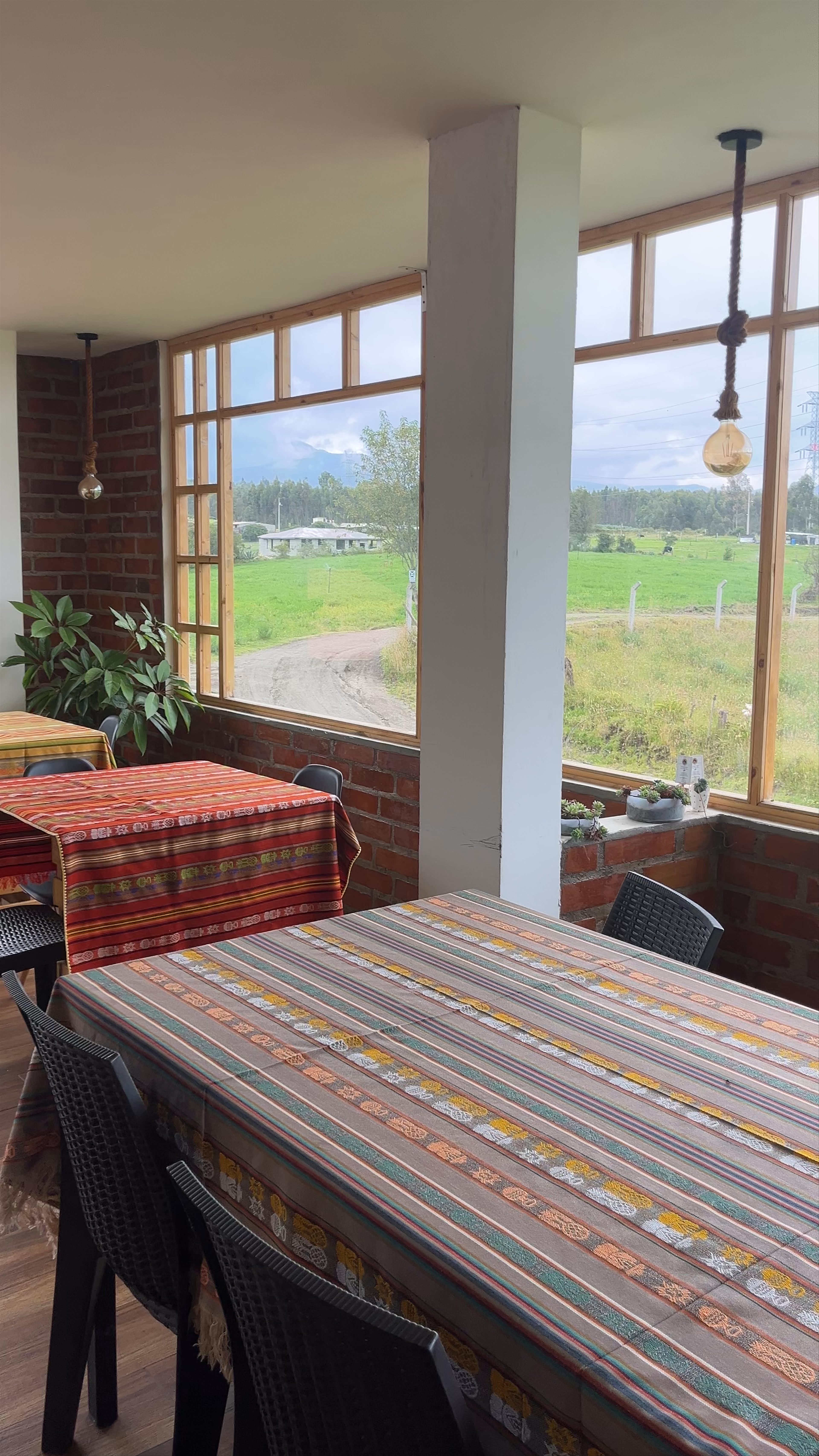 Cuscungo Cotopaxi Hostel & Lodge: Tranquil Andes Escape in Chasqui, Ecuador