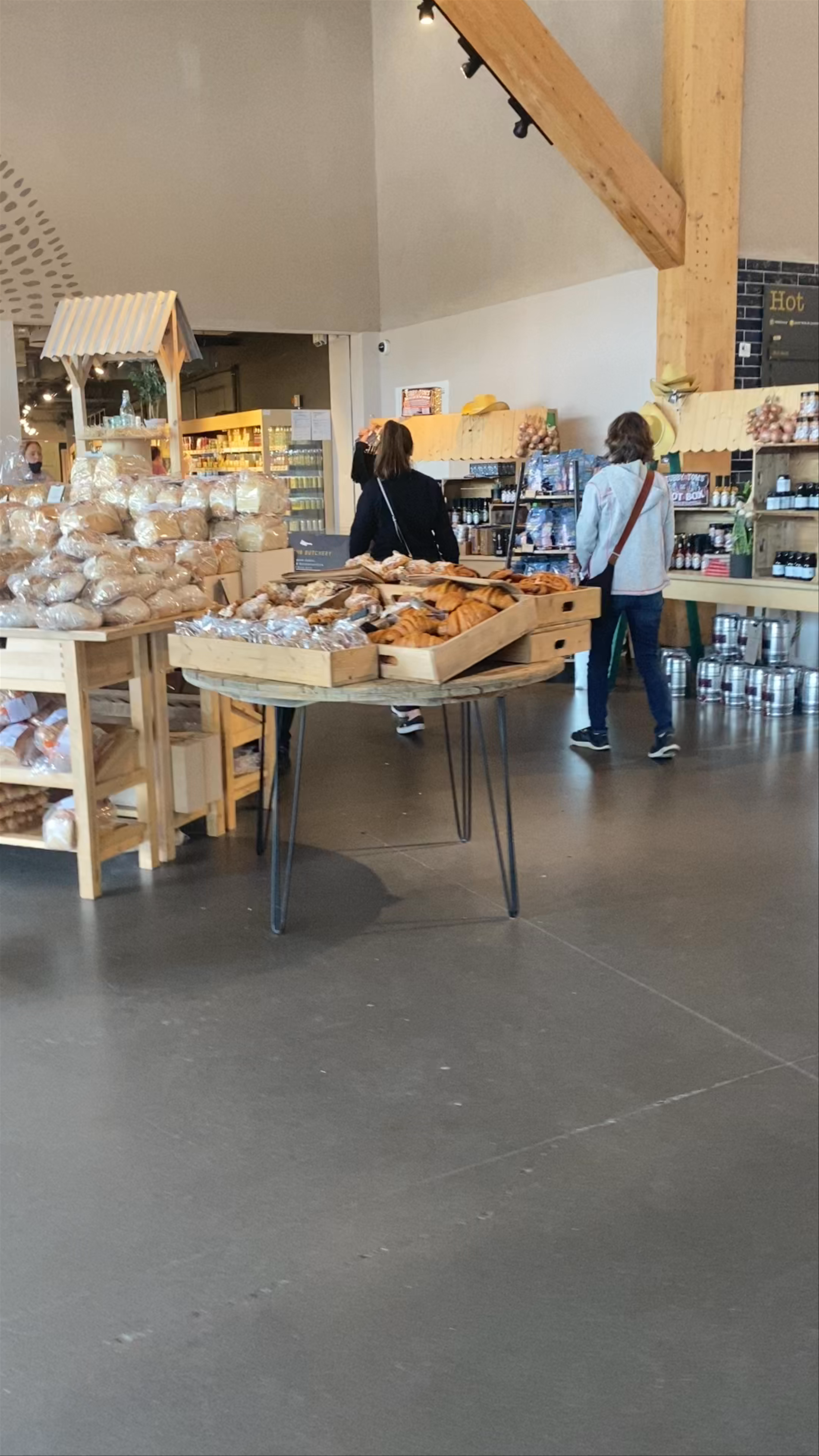 Farmshop Gloucester: A Cozy Artisan Market Experience