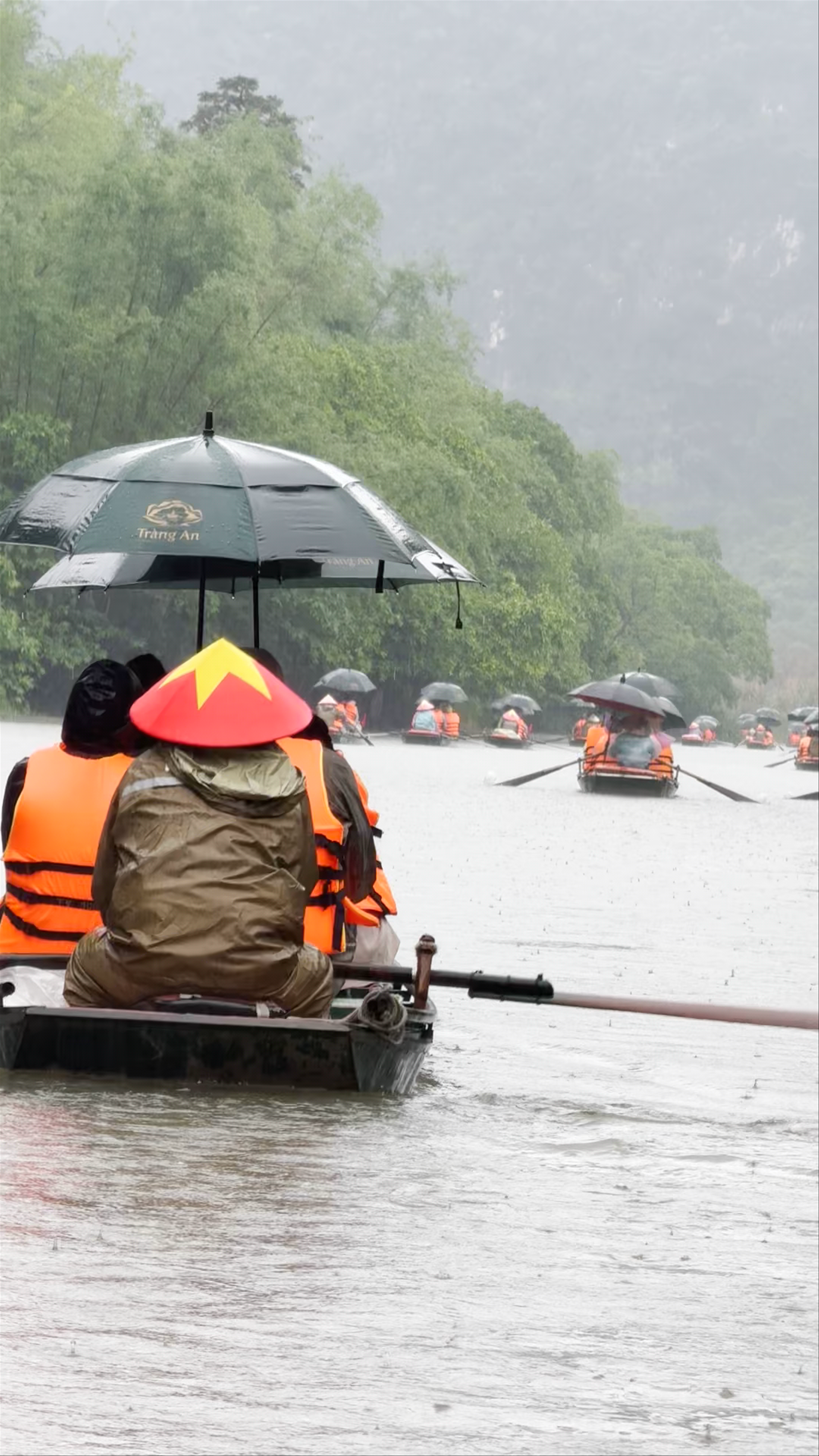 Magical Boat Ride Through Tràng An Landscape Complex, Ninh Bình, Vietnam
