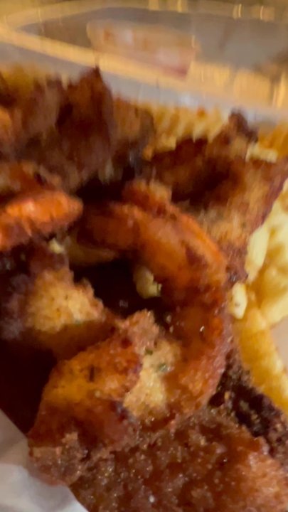 Binzini’s - #4 Fried Shrimp & Fish w/Fries - Seafood Near Me - Philadelphia, Pennsylvania