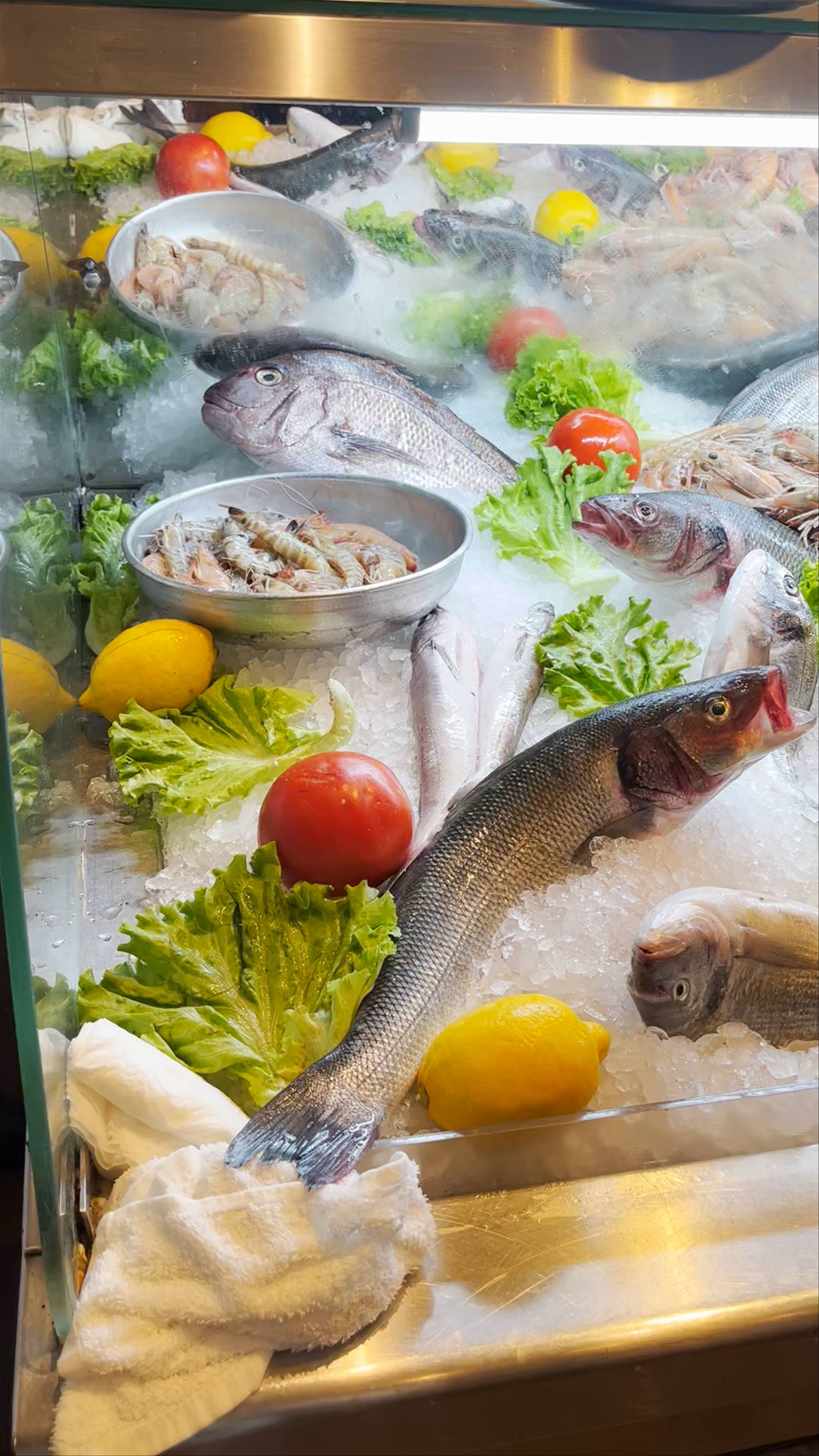 Fish shop and restaurant