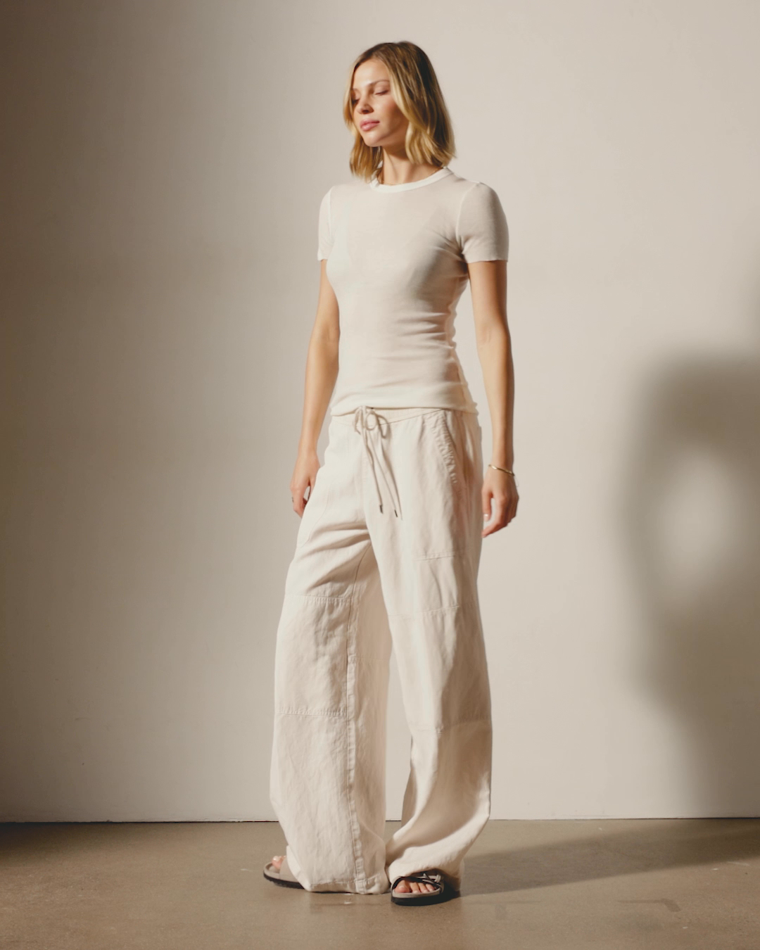 【JAMES PERSE】フリル cotton-blend jersey ミディ ドレス JAMES PERSE Ribbed Cotton-Blend Midi Dress in Gray | endource