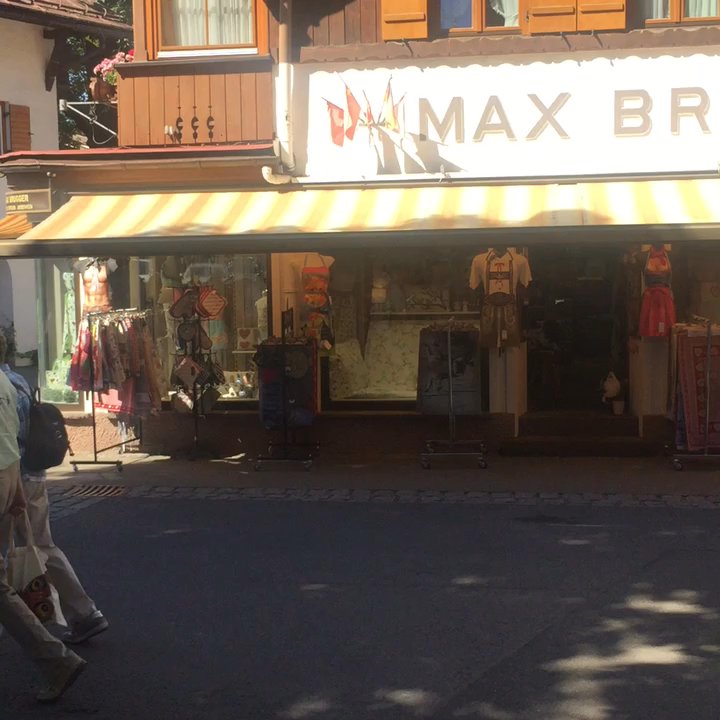 Restaurant Traube - Vormittags im Biergarten mit Live Musik - Bavarian Near Me - Oberstdorf, BY