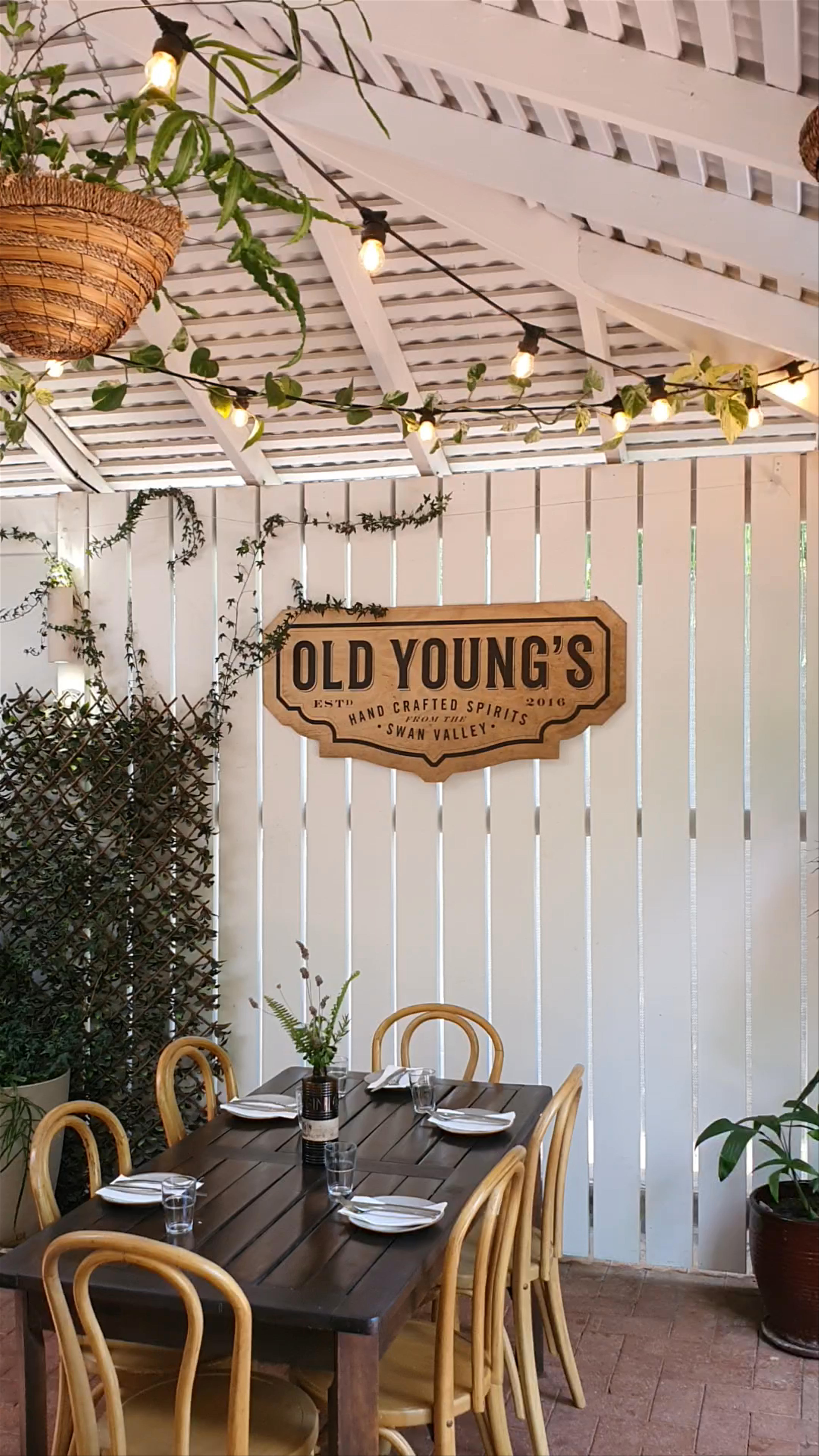Old Young's Kitchen: Warm & Cozy Dining in Henley Brook