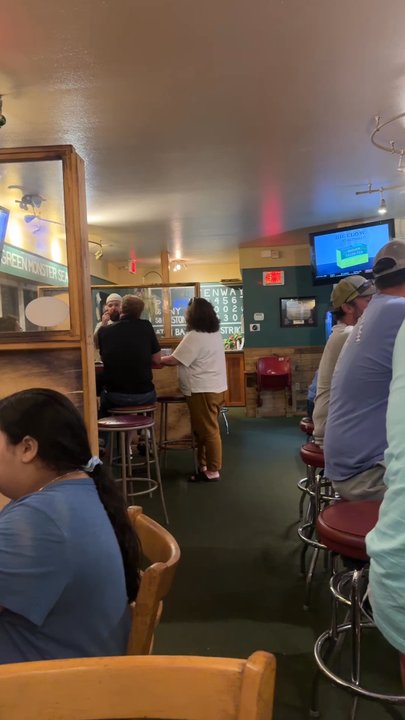 B & B Pizza - Pizza Near Me - Hyannis, Massachusetts