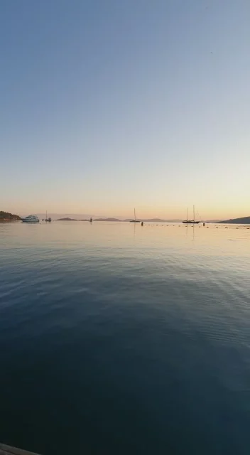 the sunrise in torba bay 