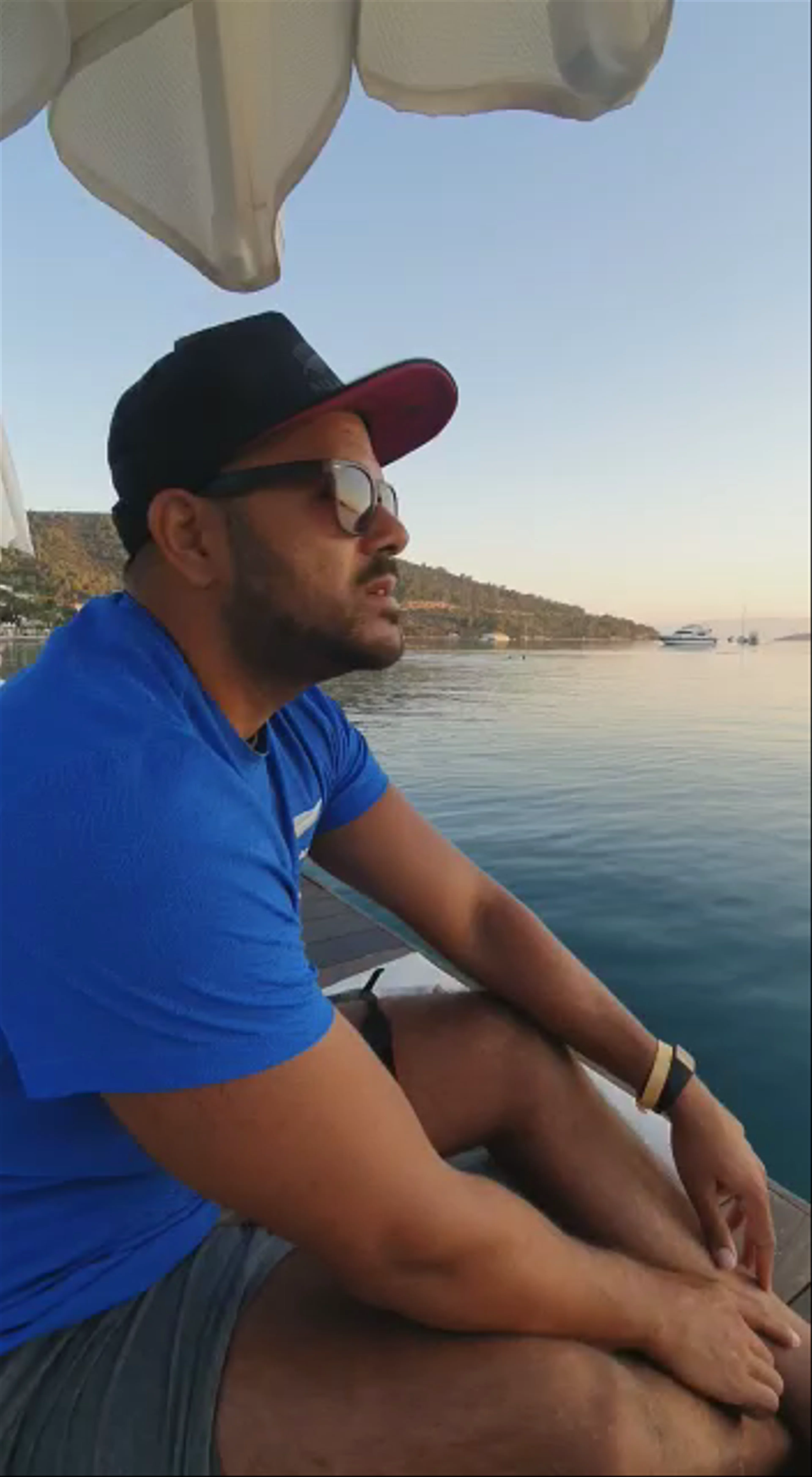 the sunrise in torba bay 