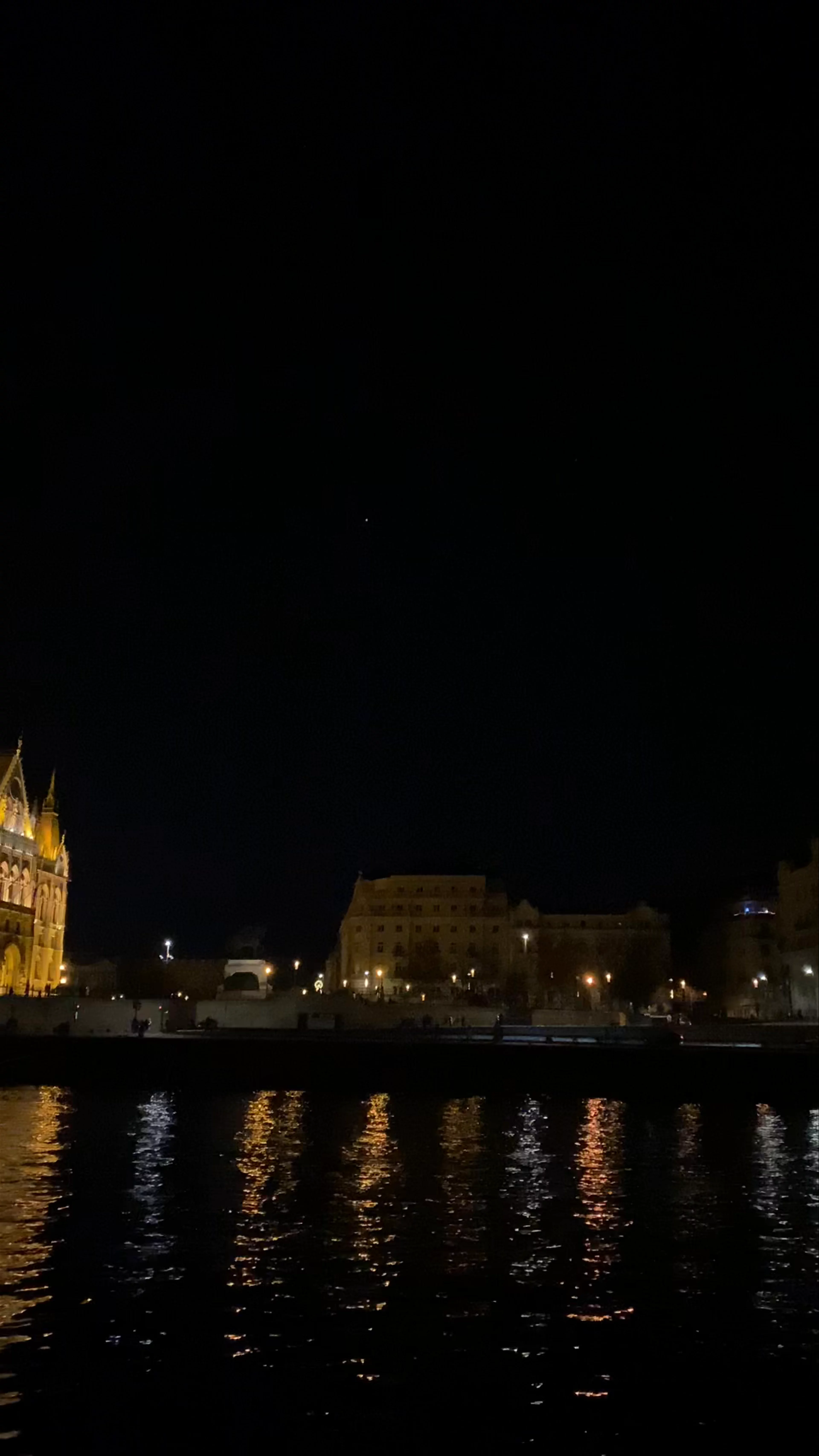 Dock, Duna Cruises - Budapest Sightseeing Boat Tours, Jane Haining rakpart