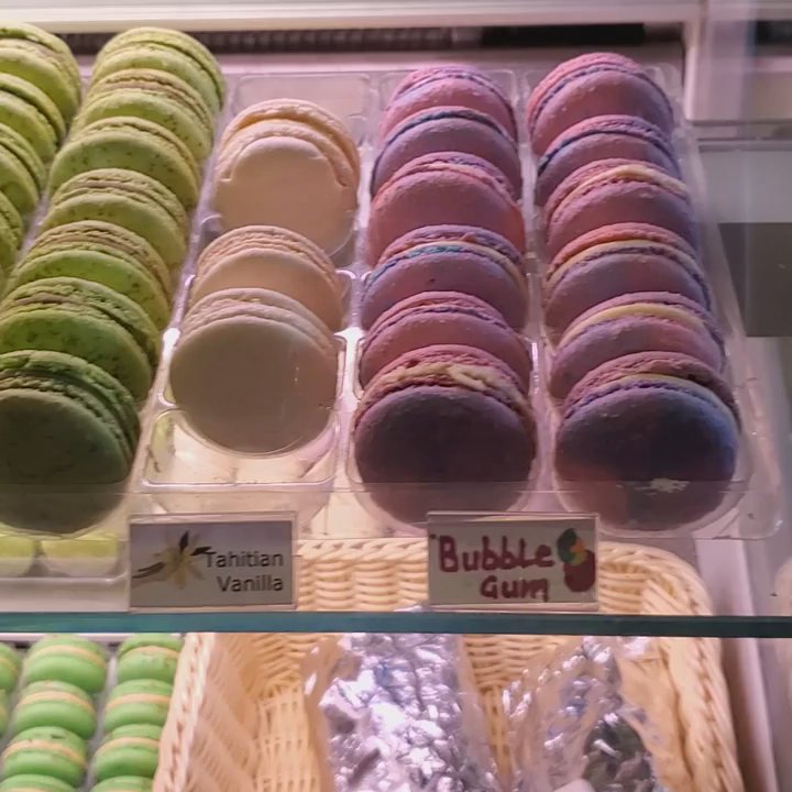 Quelque Chose Macaron Boutique - Bakeries Near Me - Ottawa, Ontario