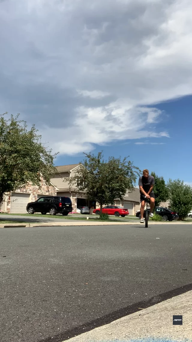 riu submission: Kickflip