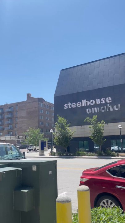 Starbucks - Walking from the parking spot to the cafe - Coffee & Tea Near Me - Omaha, Nebraska