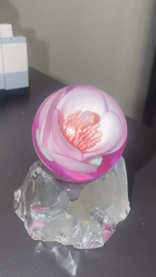 Preview pic of Small Delong Pink Flower Marble