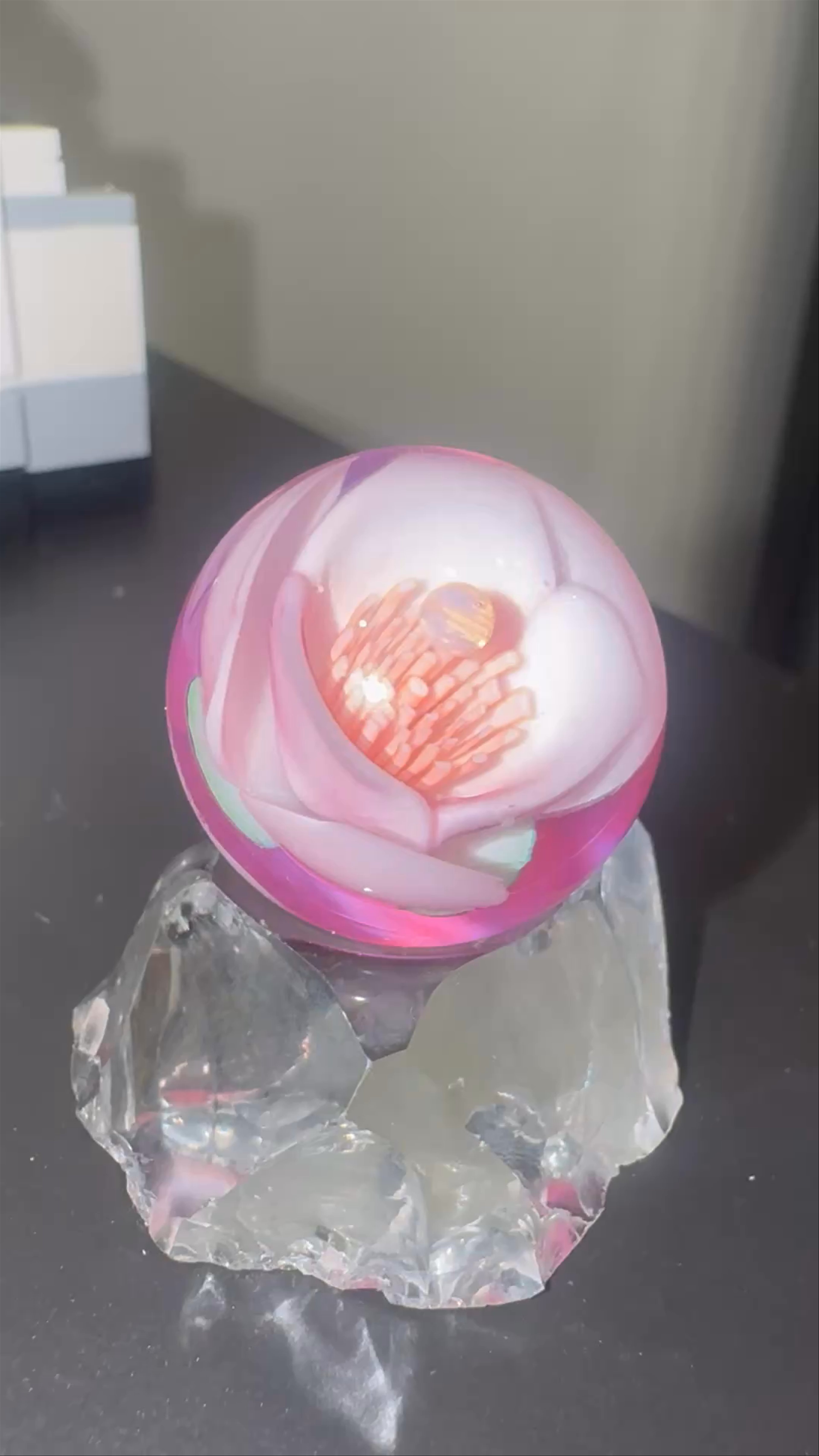 Preview pic of Small Delong Pink Flower Marble